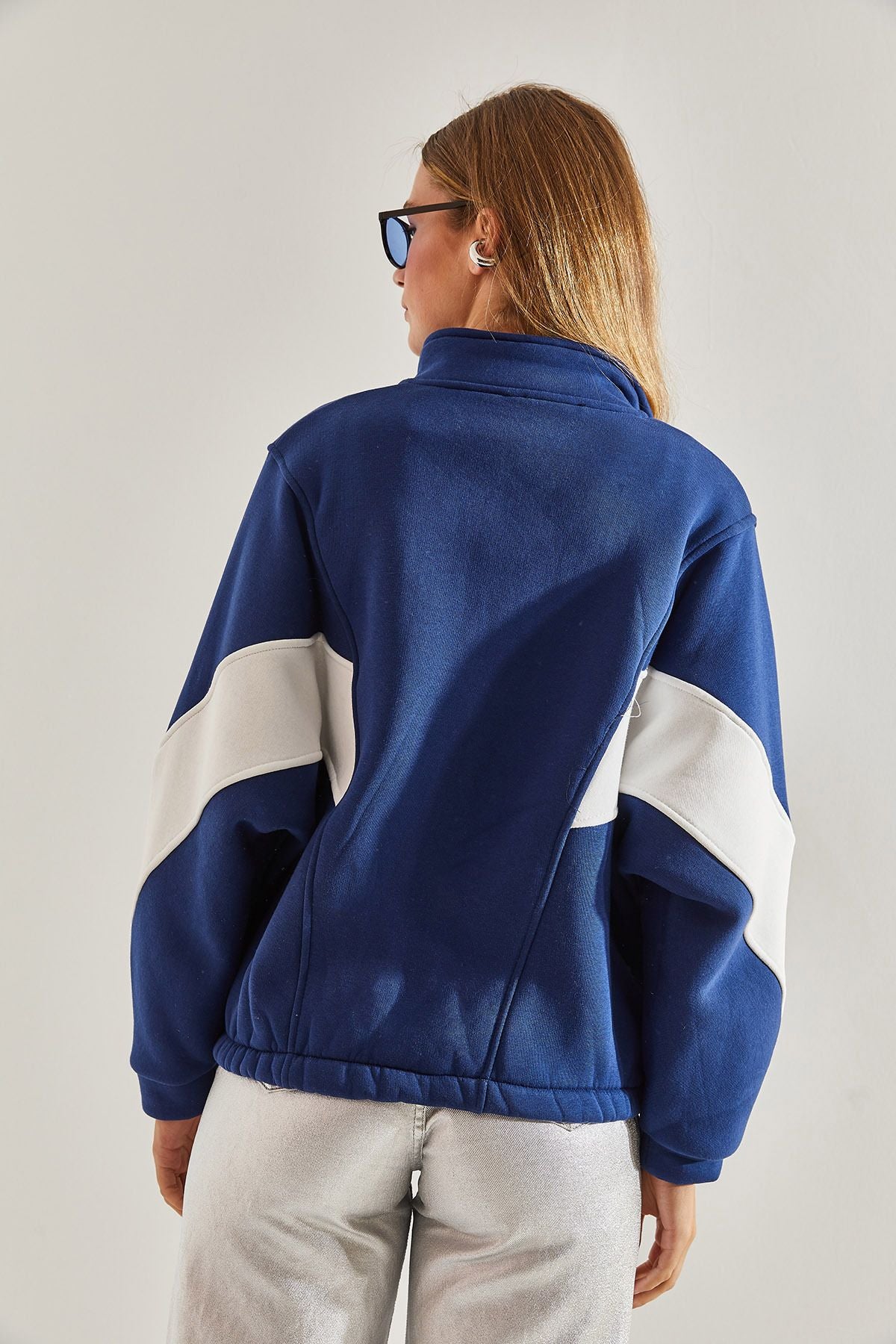 Woman Three Yarn Zipper Parts Cardigan