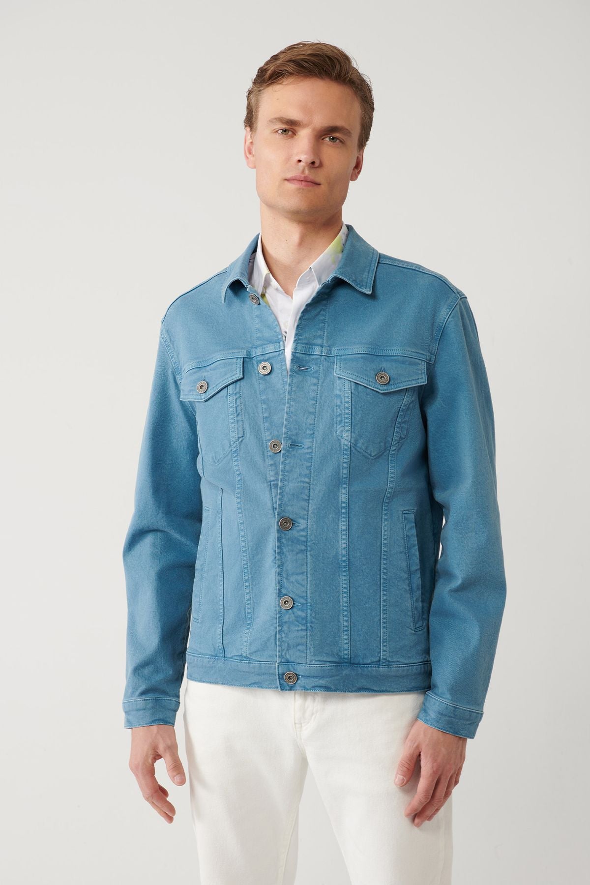 Men's Indigo Classic Neck Garment Dyed Pocket Denim Jacket A41y6020