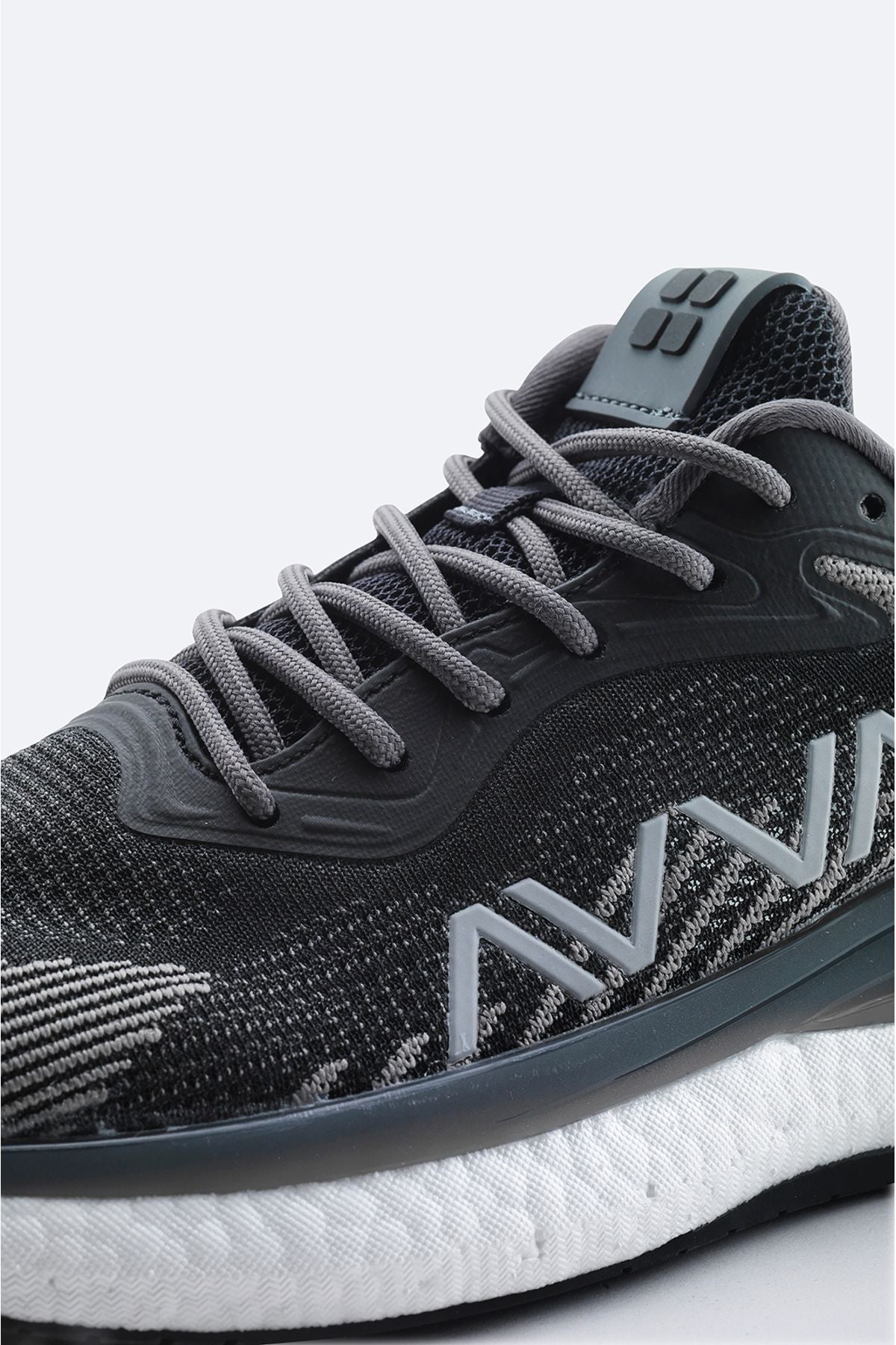 Men's black flexible floor sneaker shoes A41y8027