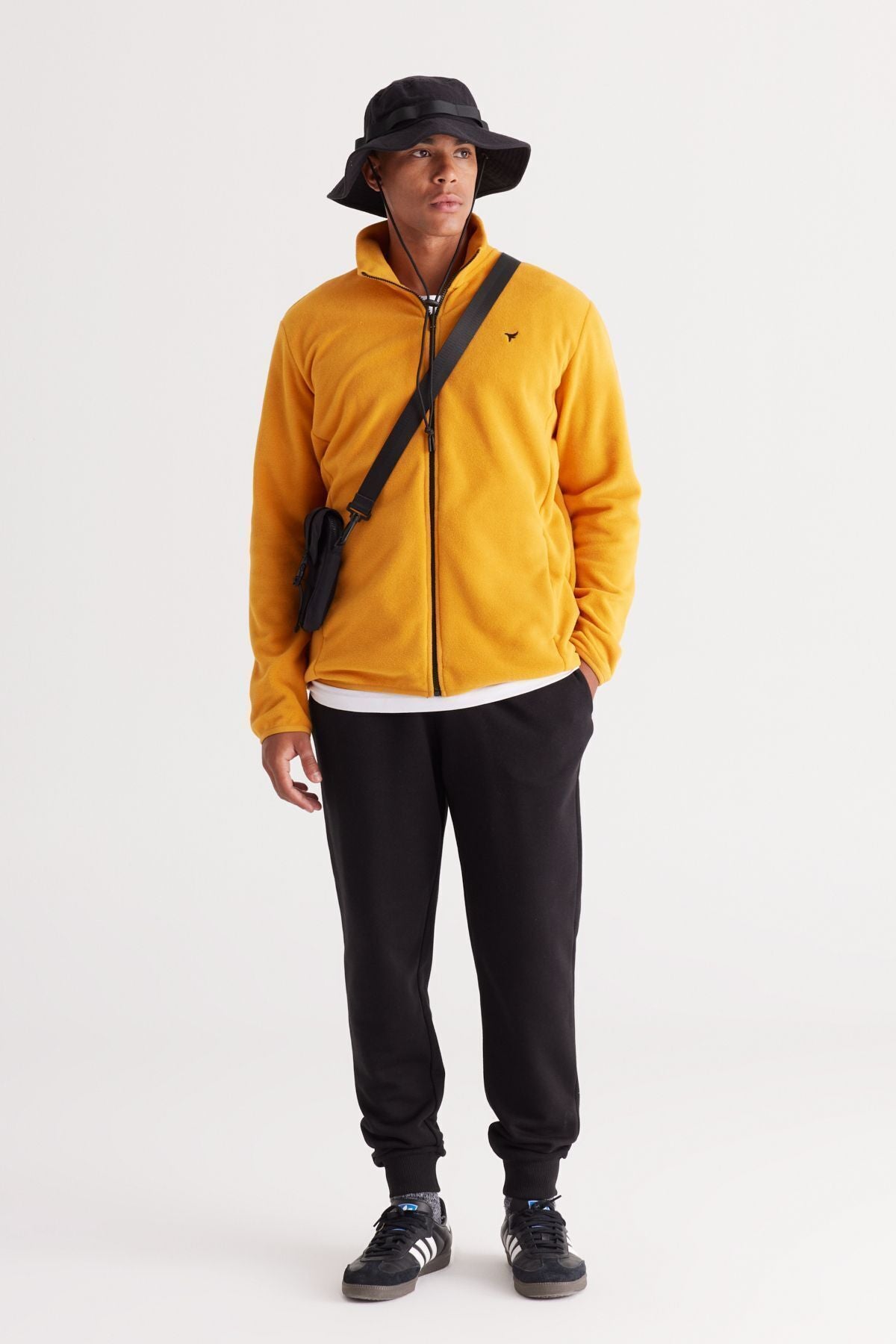 Men's Yellow Standard Fit Normal Cutting Cold -Performing Roring Neckline Polar Sweatshirt jacket