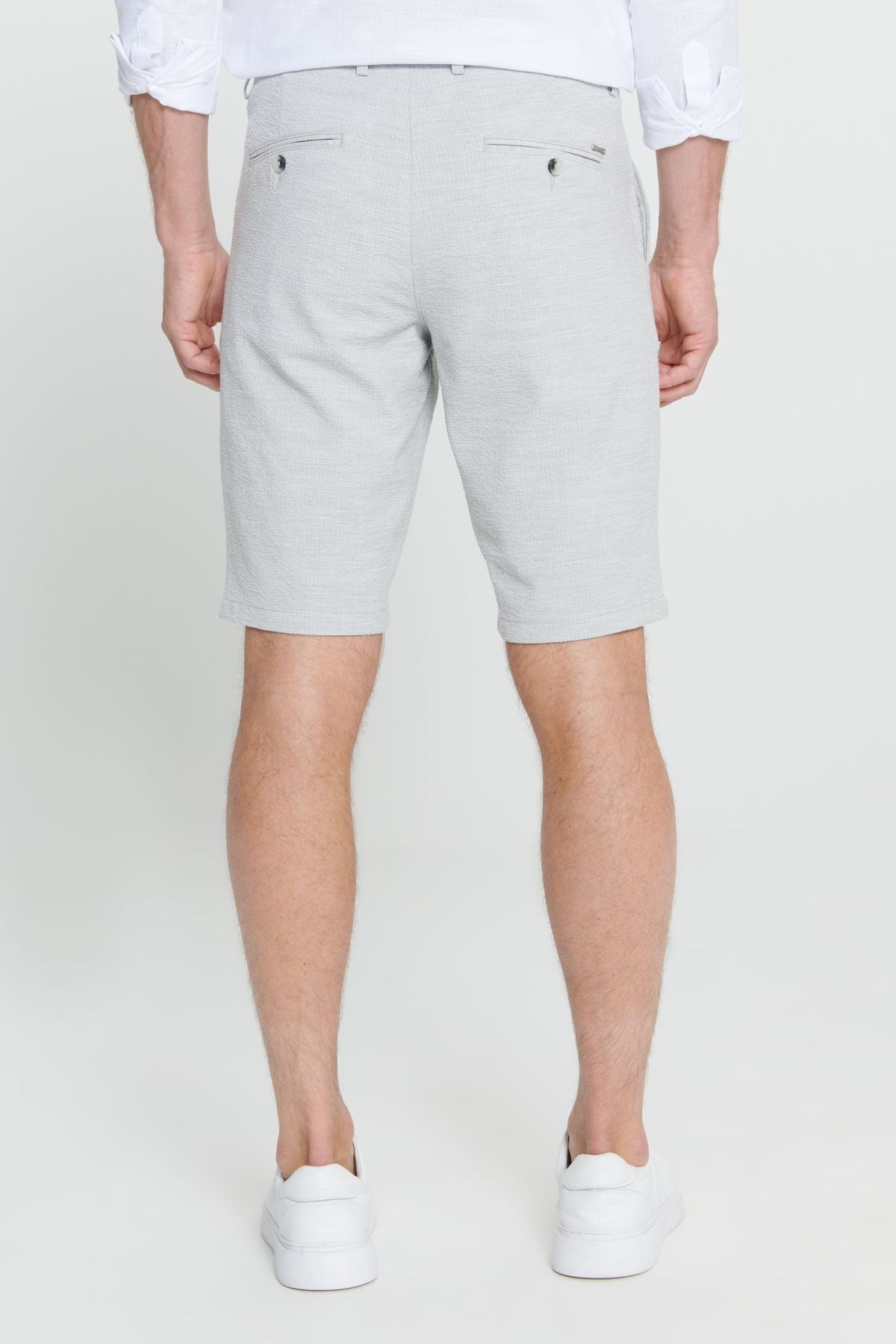 Men's gray slim fit narrow cutting side pocket with wafer patterned shorts