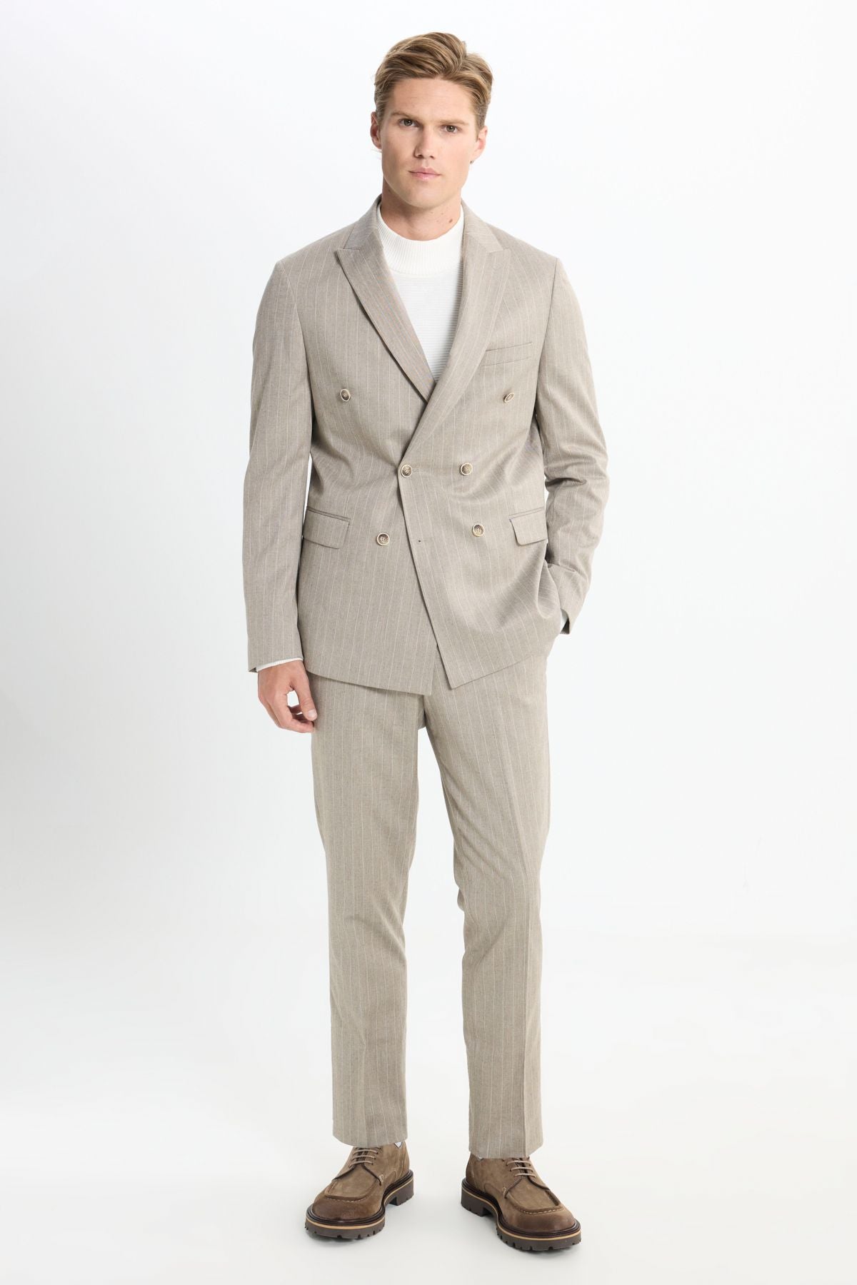 Men's Beige Slim Fit Narrow Cut Swallow Collar Striped Cover Pocket Flexible Suit