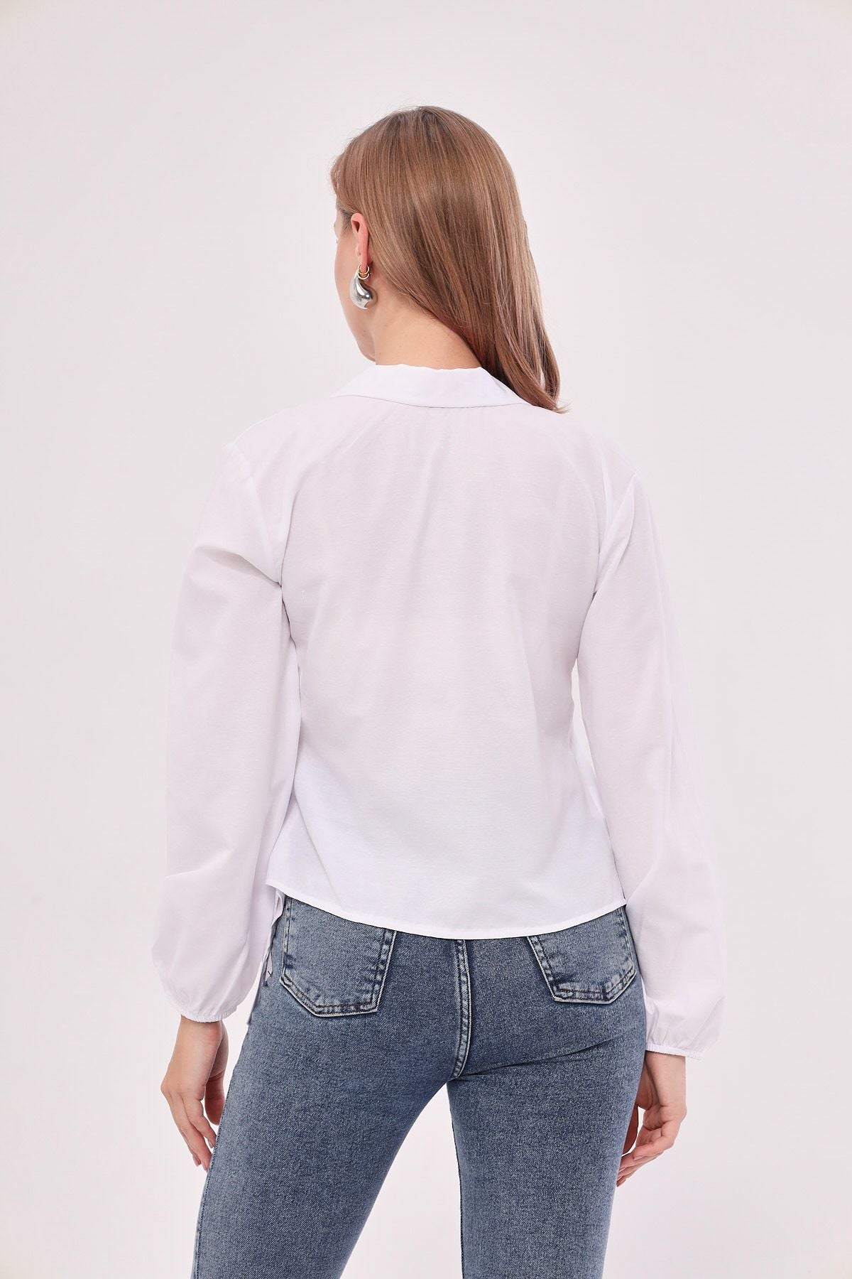 Woman White Collar Cruve Blouse ARM-22Y024025