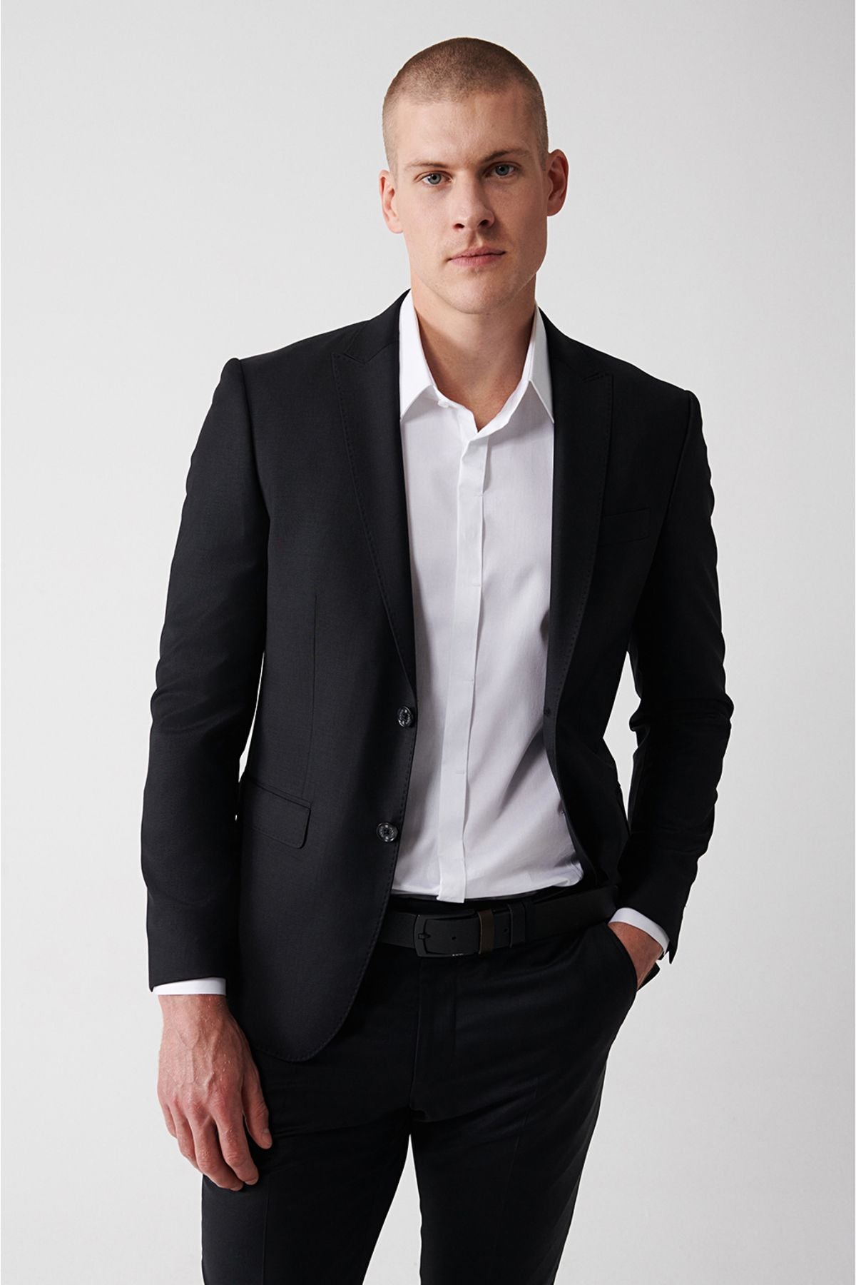 Men's Black Swallow Collar Double Slit Lined Wool Suit B007701