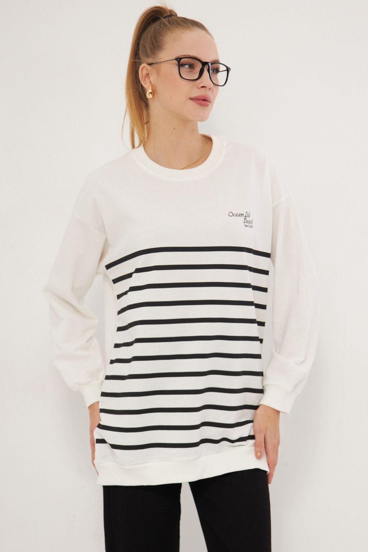 Woman White Zero Collar Striped Long Sweatshirt ARM-25K024004