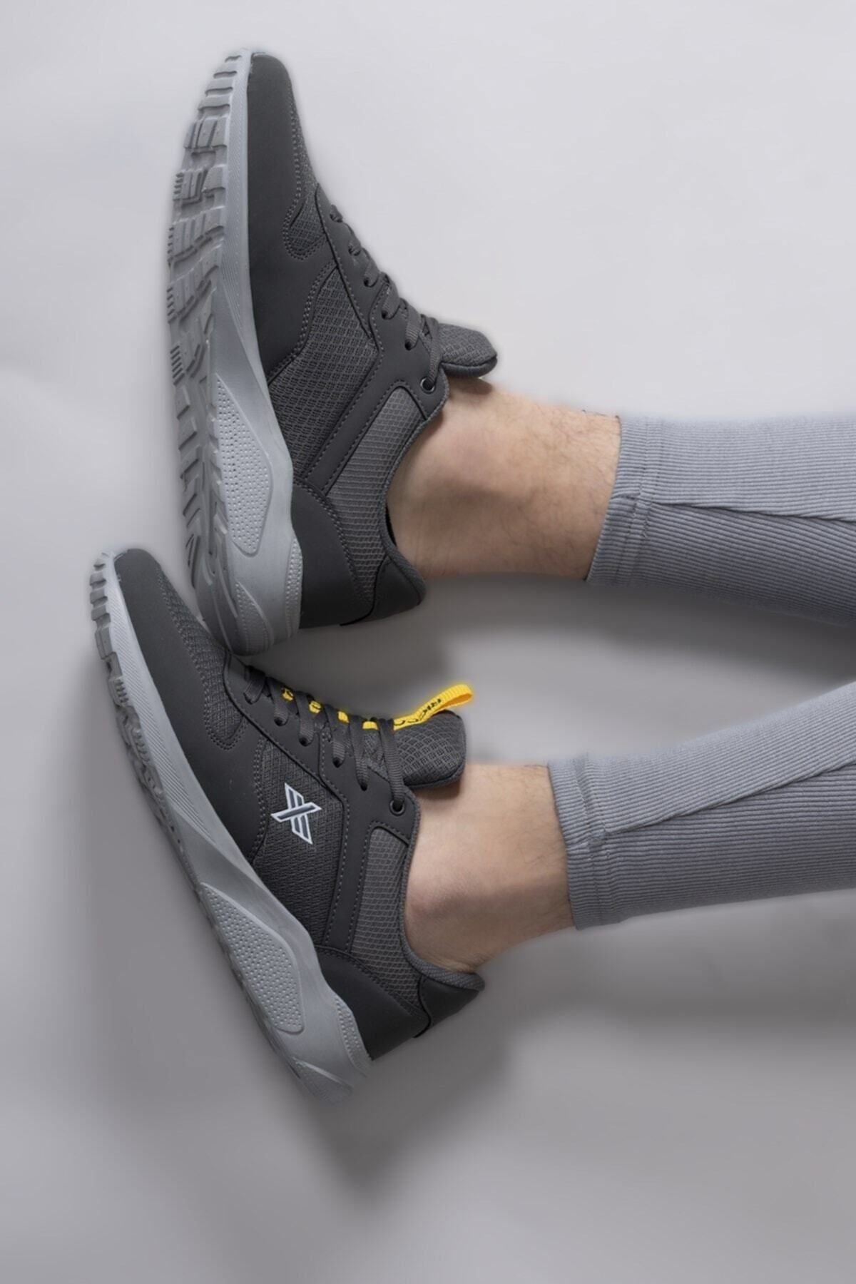 Super light smoked gray unisex sneaker 00124039