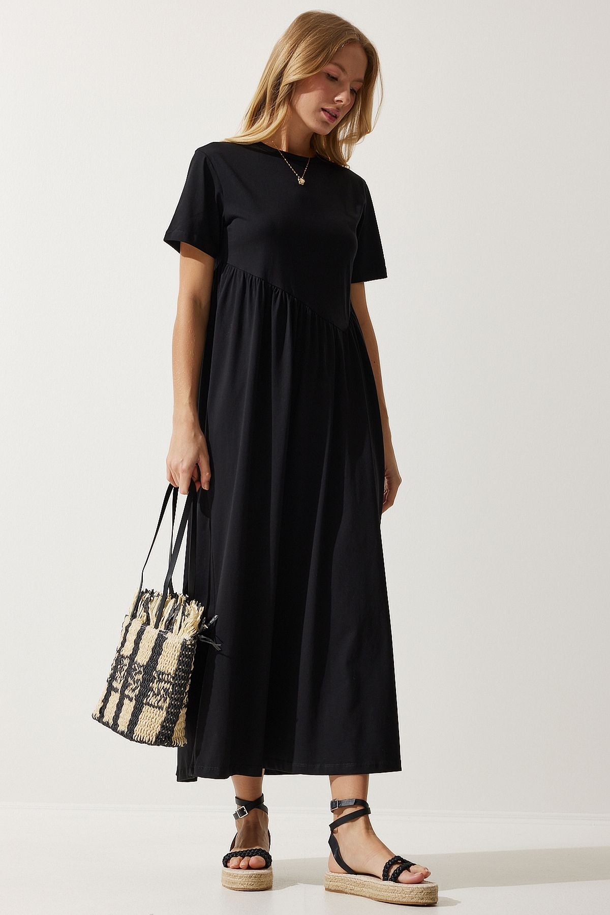 Woman Black Shirred Long Knitting Dress MC00272