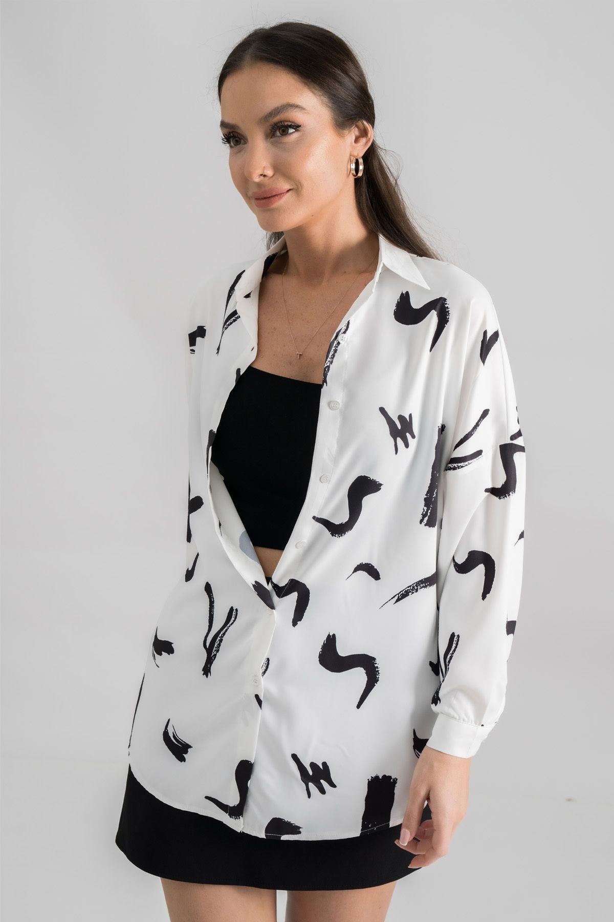 Woman Black-and-White Patterned Oversize Long Basic Shirt ARM-221148