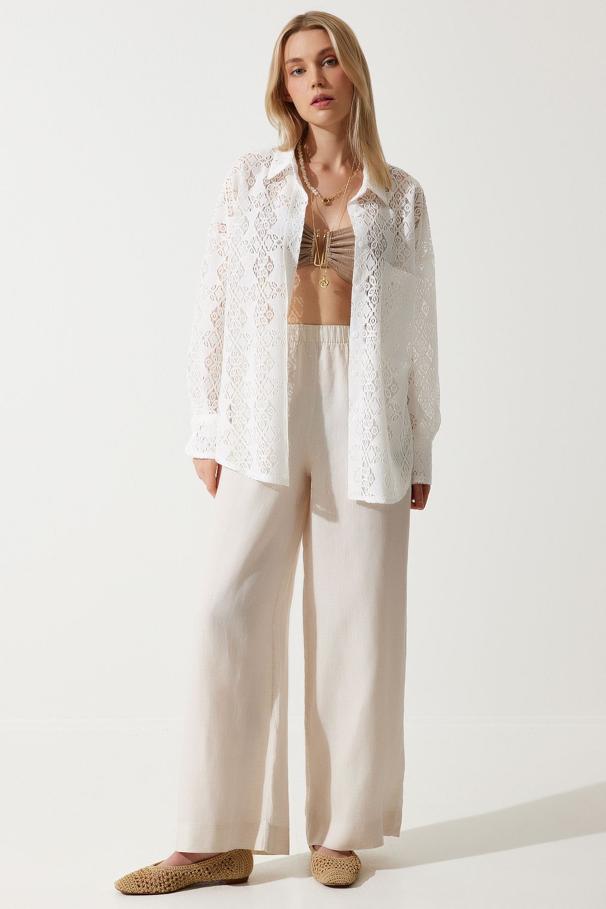 Woman White Premium Oversize Lace Shirt SV00011