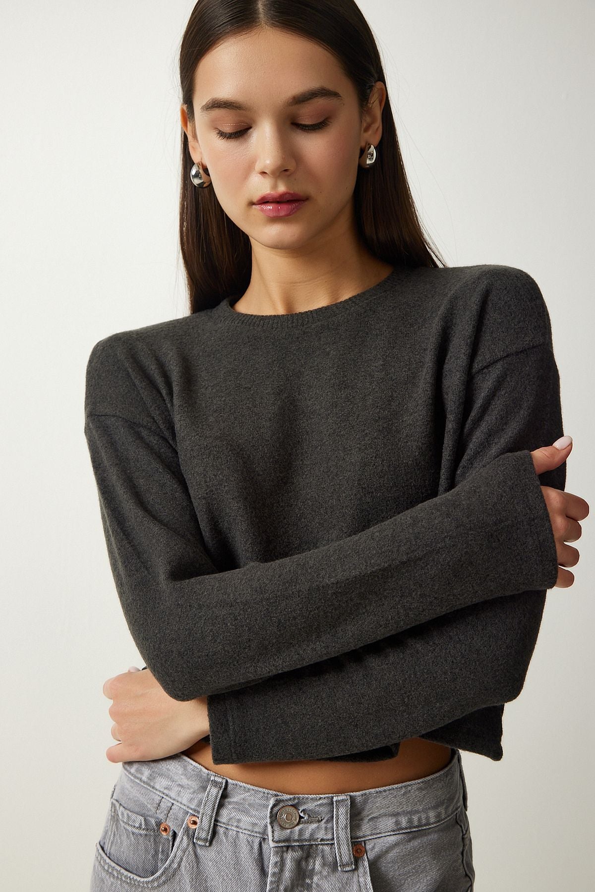 Woman anthracite soft textured crop knitted blouse UB00214