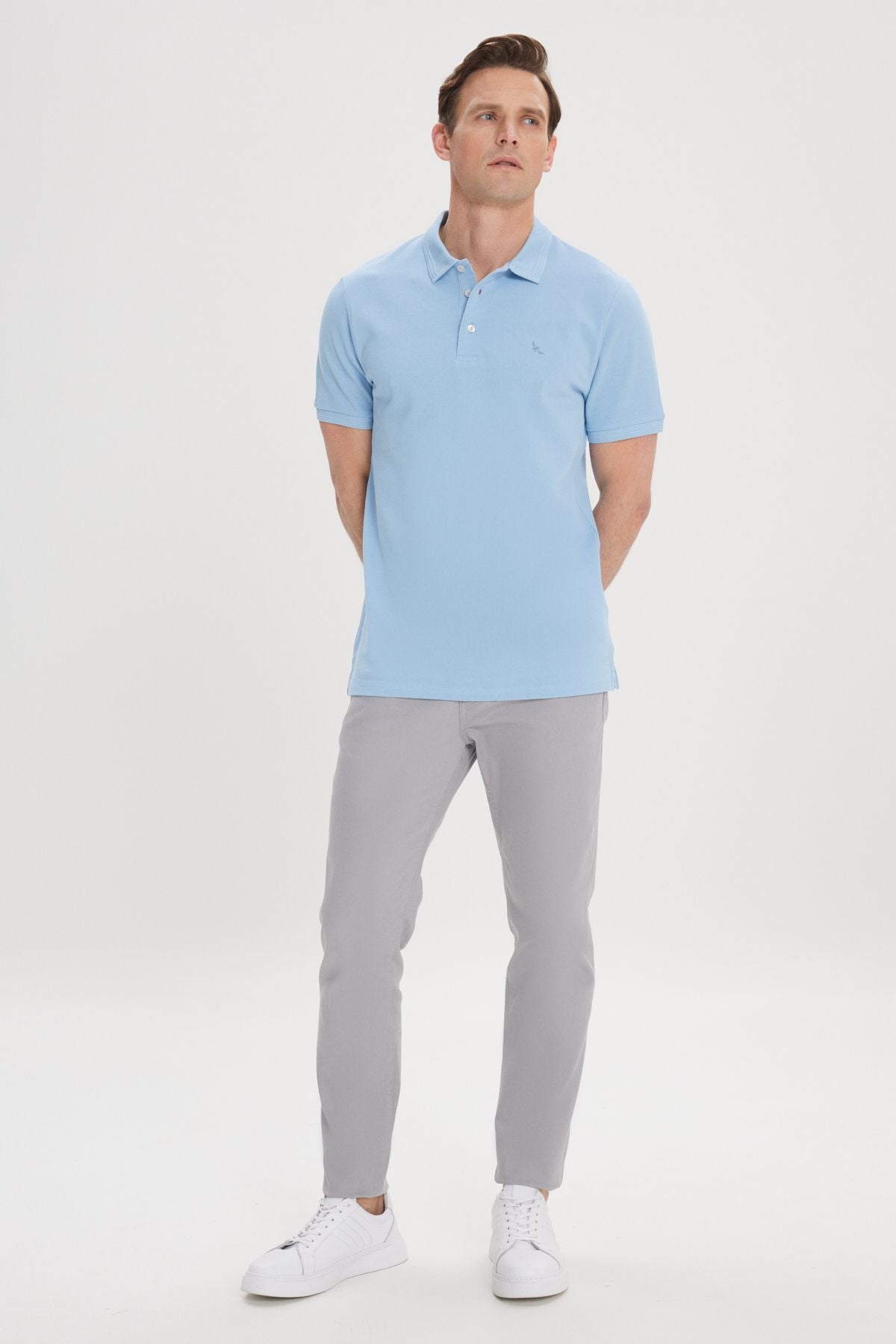 Men's light blue slim fit narrow cut polo collar 100 %cotton short sleeve t -shirt