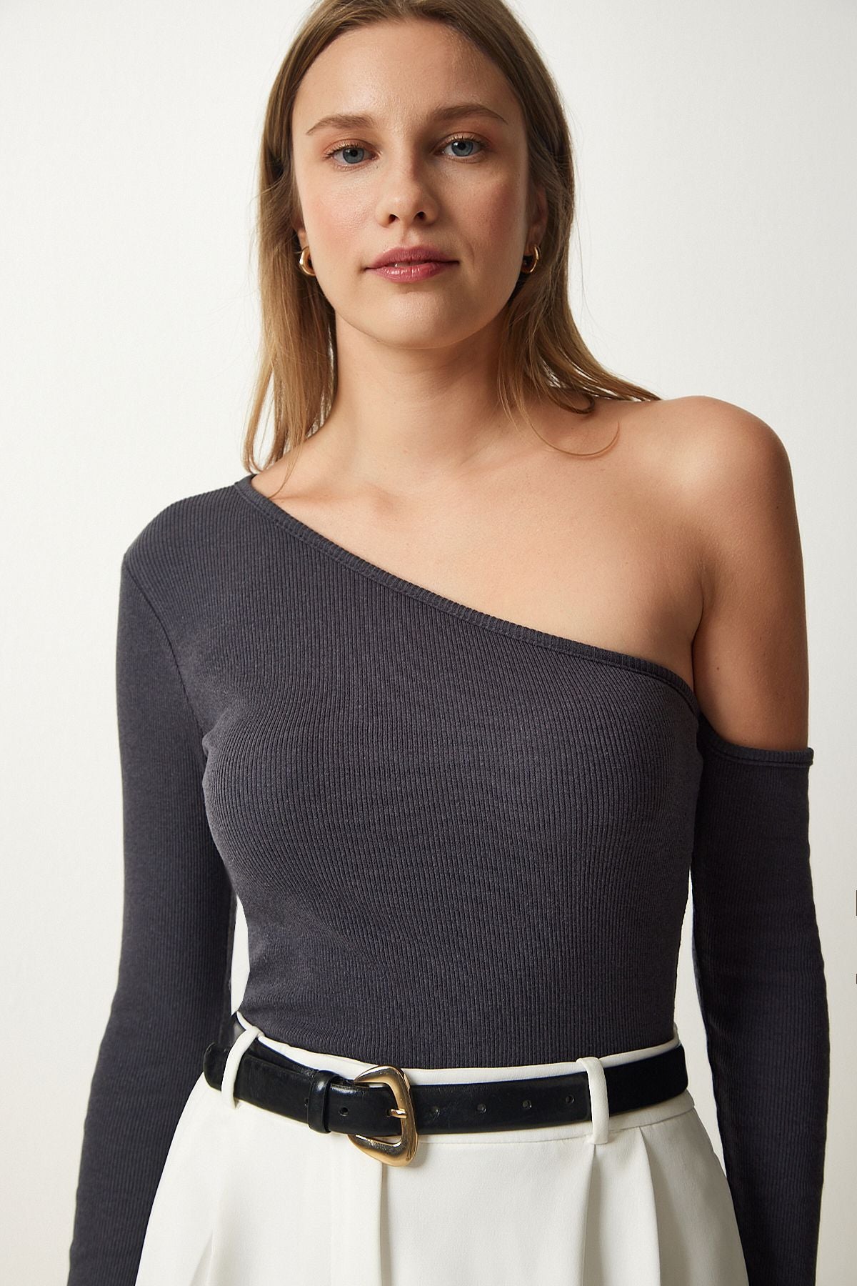 Woman anthracite open shoulder -shoulder wick knitted blouse TG00011