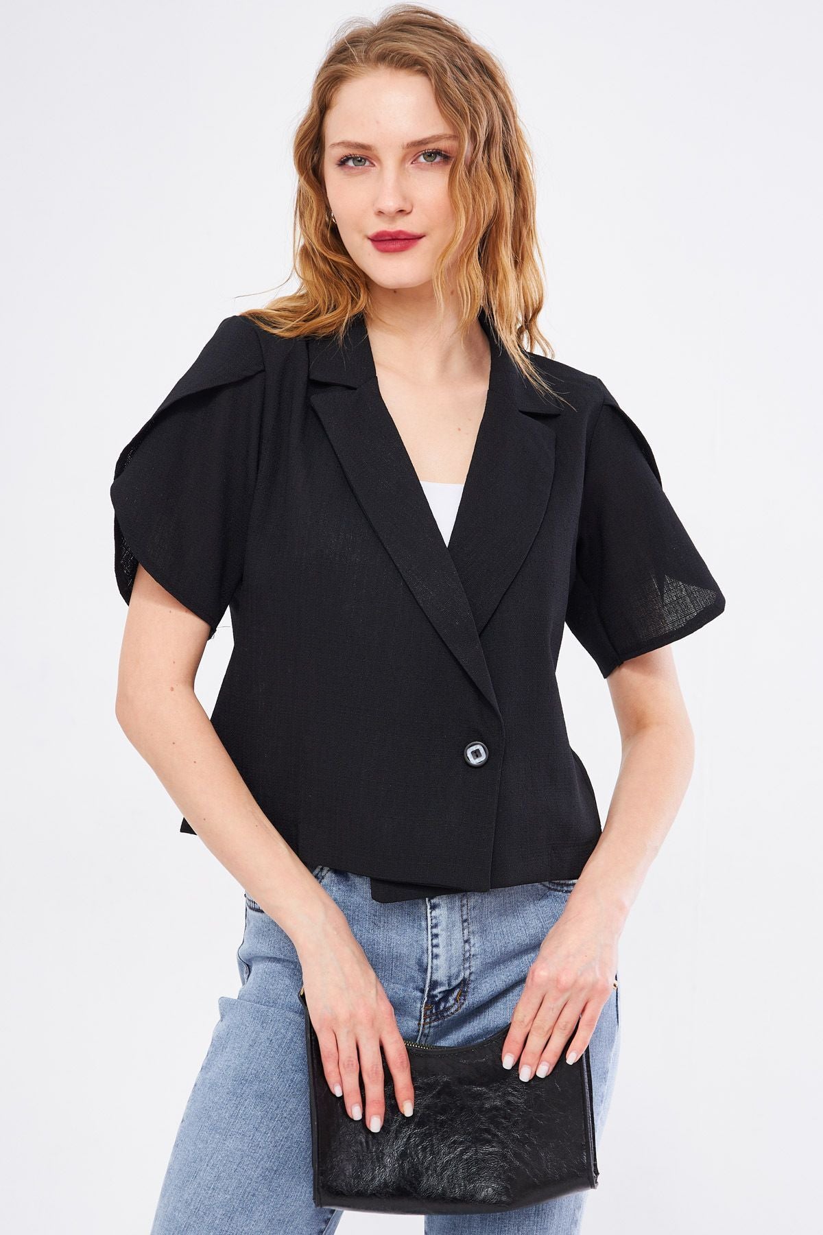 Women's black ikosiokto jacket handle slit detailed crop short sleeve ARM-24Y001048