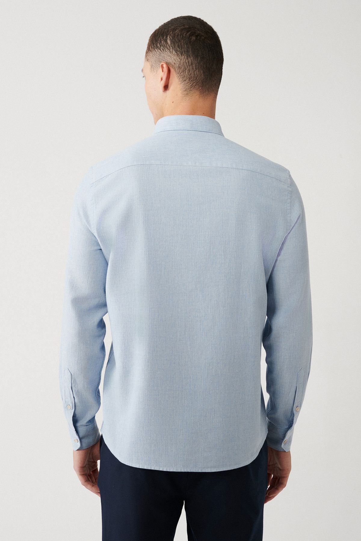 Men's light blue button collar 100 %cotton shirt B002033