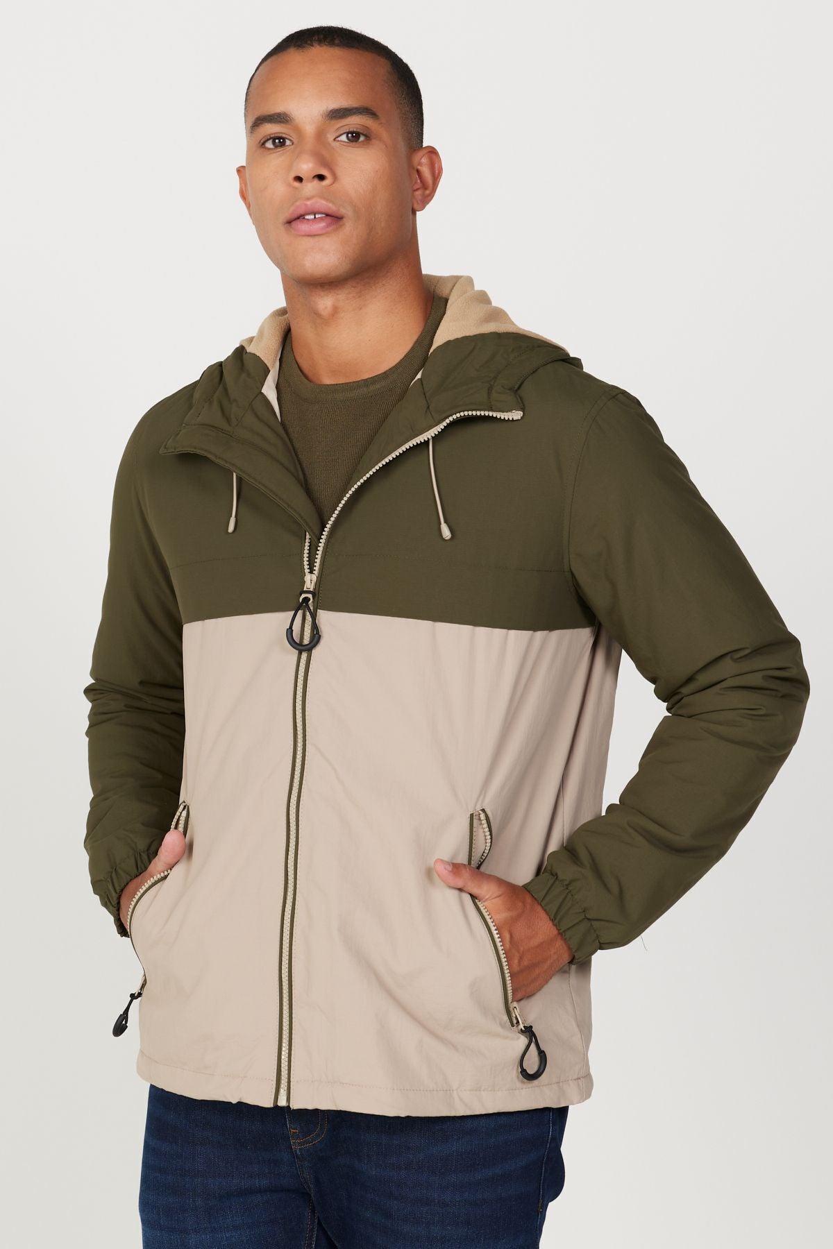 Men's beige-haki standard fit normal cut upright collar cold-proof inside polar side pocket coat