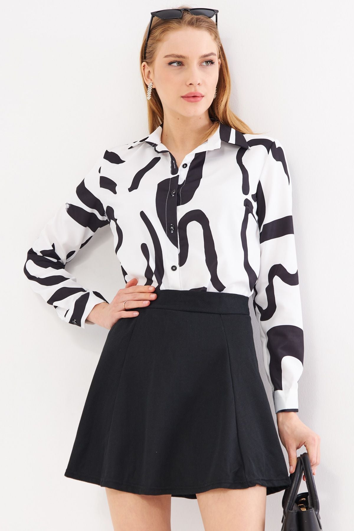 Women's white-black patterned long arm shirt ARM-24K001017