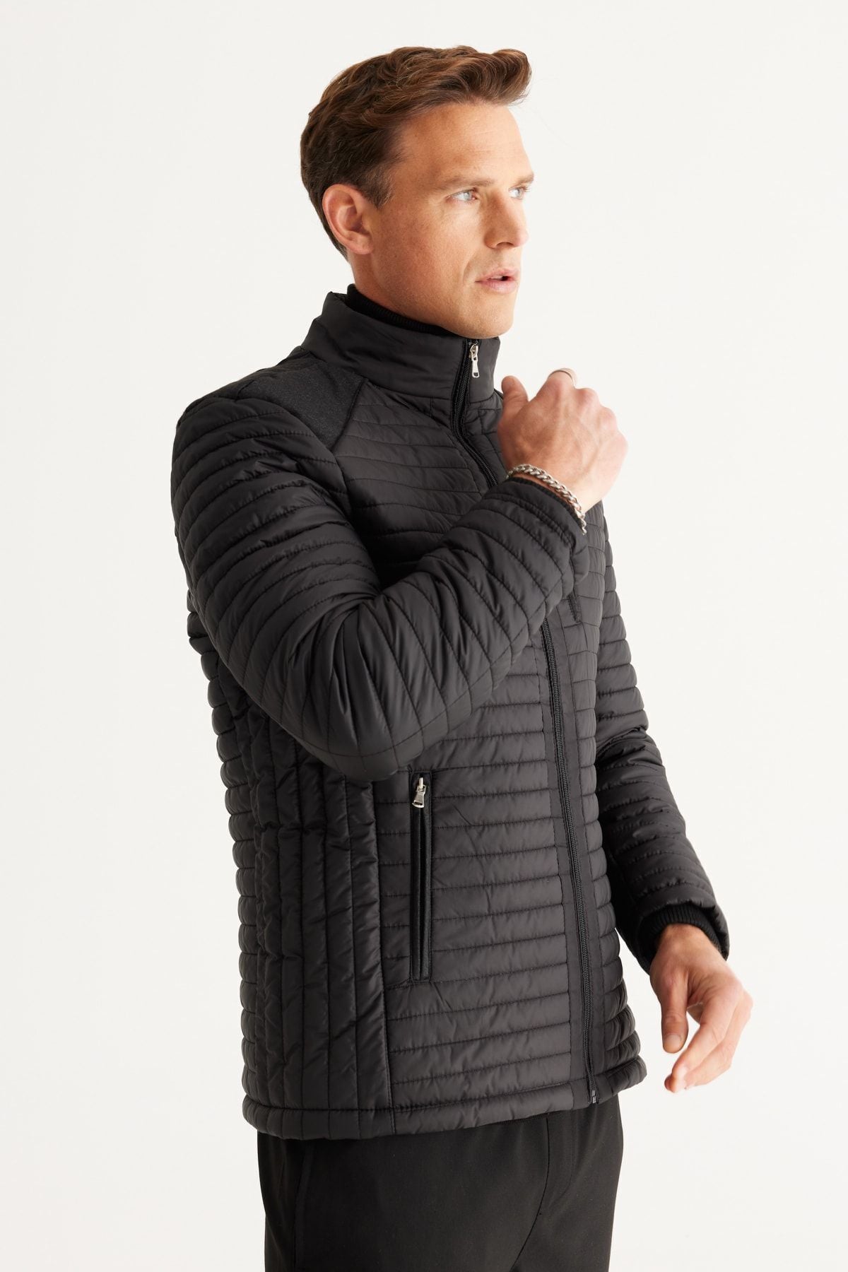 Men's black standard fit normal cut upright collar shoulder shoulder detailed winter coat