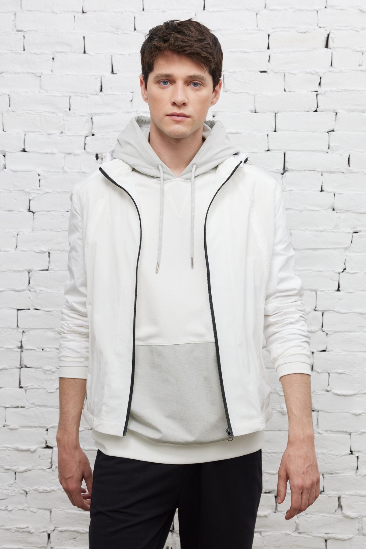 Men's White Standard Fit Normal Cutting Hooded Coat