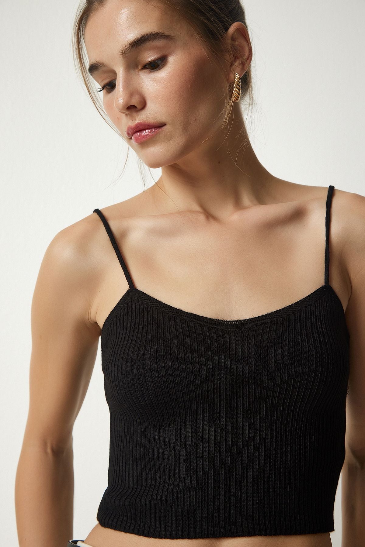 Female Black Conspuent Knitwear Crop Cardigan Team MT00143