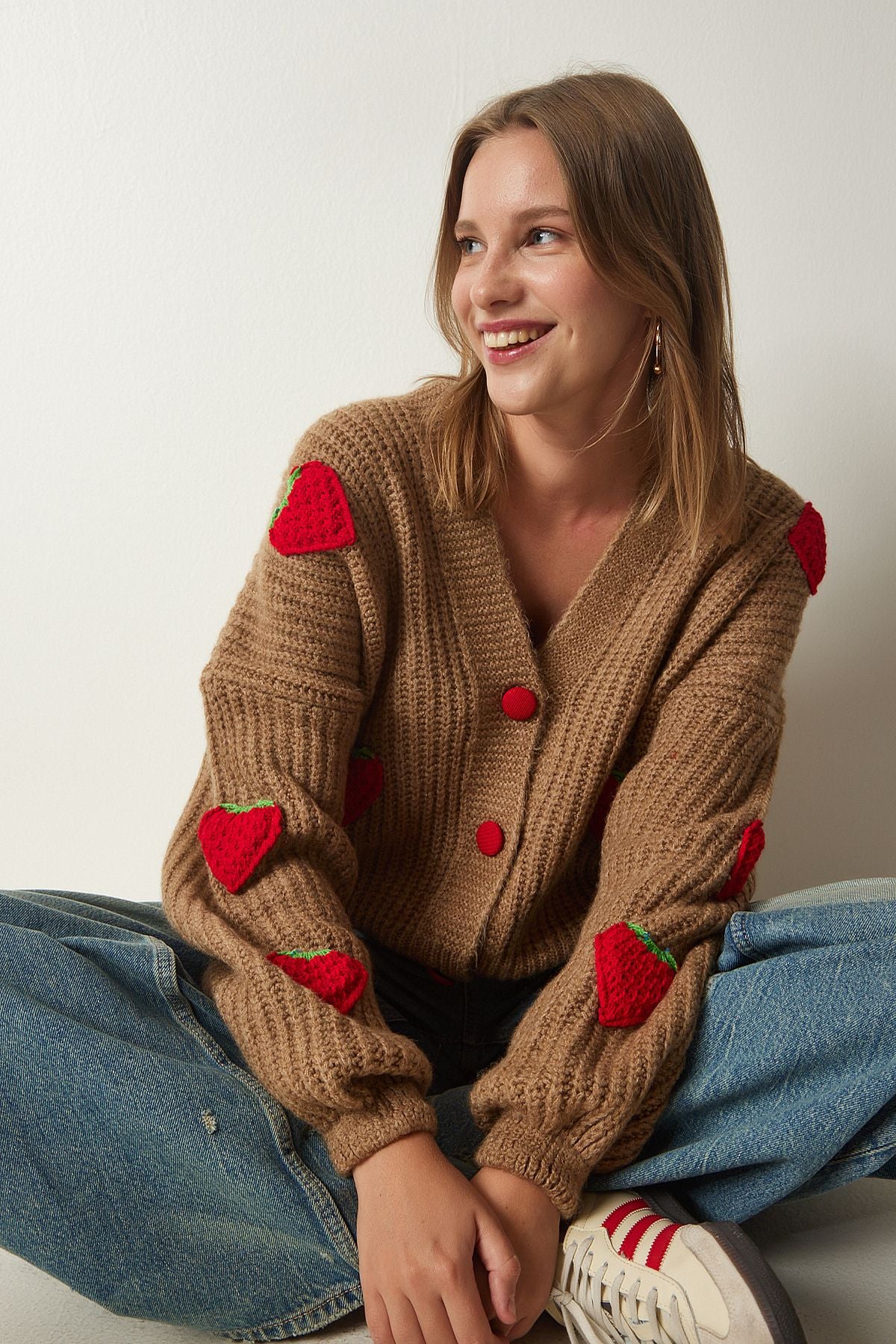 Woman Taba Strawberry Motif Oversize knitwear cardigan PF00008