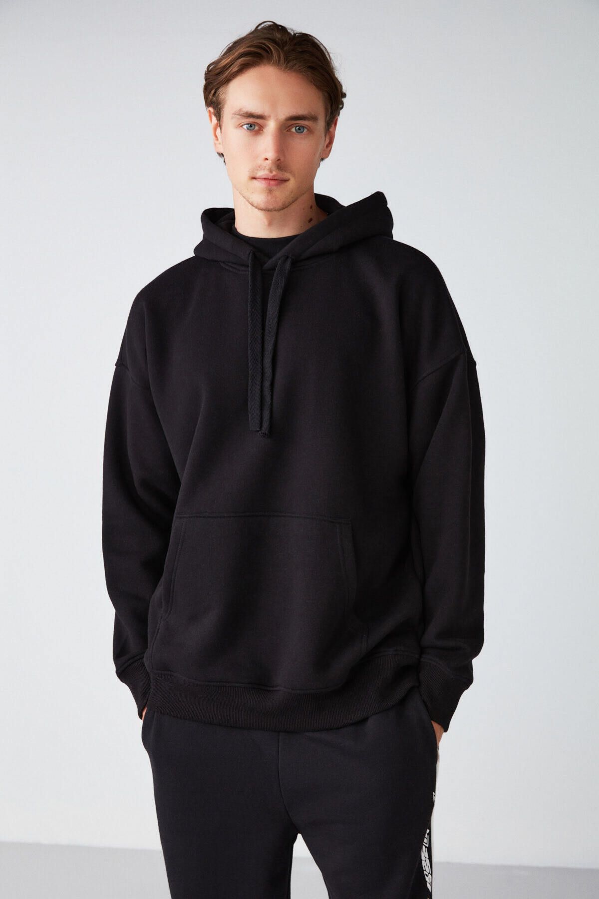 Steve Men's Sofat Fabric Cord with Oversizle Hooded Kangaroo Pocket Black Sweatshirt