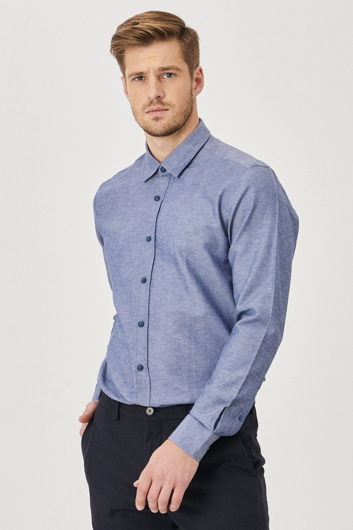 Men's navy blue slim fit narrow cut cotton hidden buttoned collar long sleeve oxford shirt