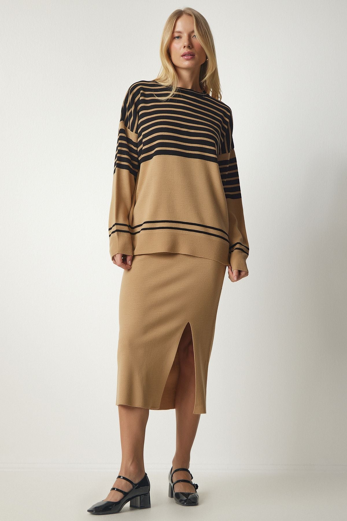 Female Biscuit Striped Sweater Skirt Knitwear Set Ki00104