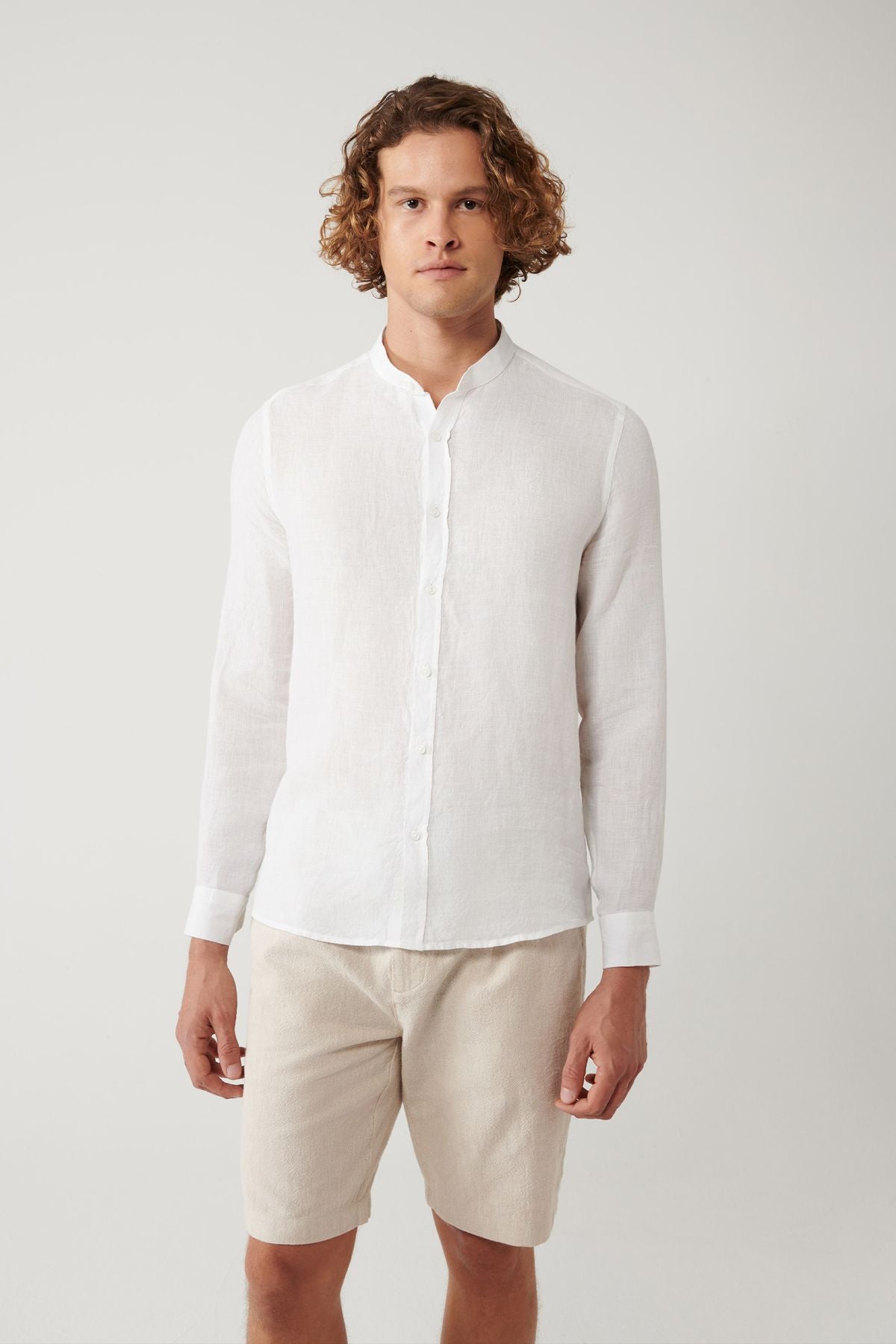 Men's white judge collar linen mixed shirt B002027
