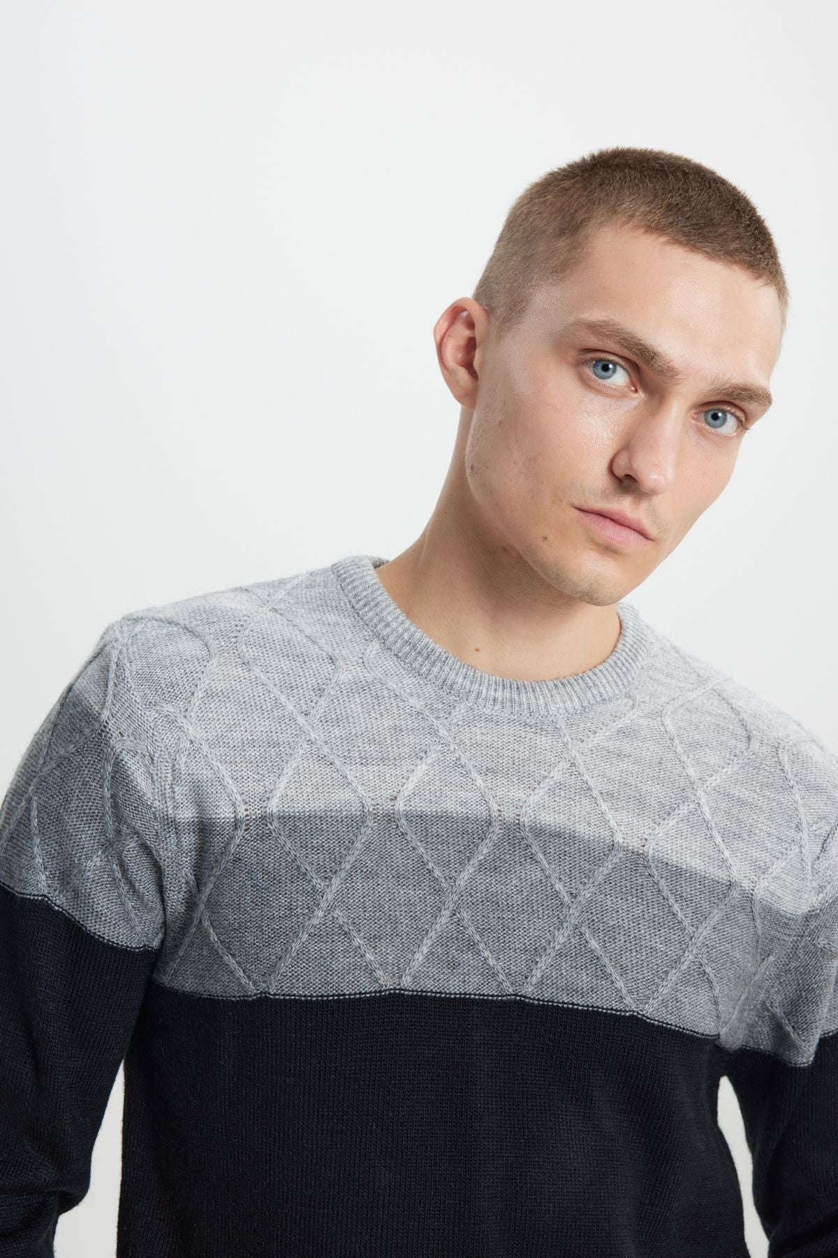 Men's Gray-Black Standard Fit Normal Cut Normal Class Colorblock Patterned Knitwear Kazakh