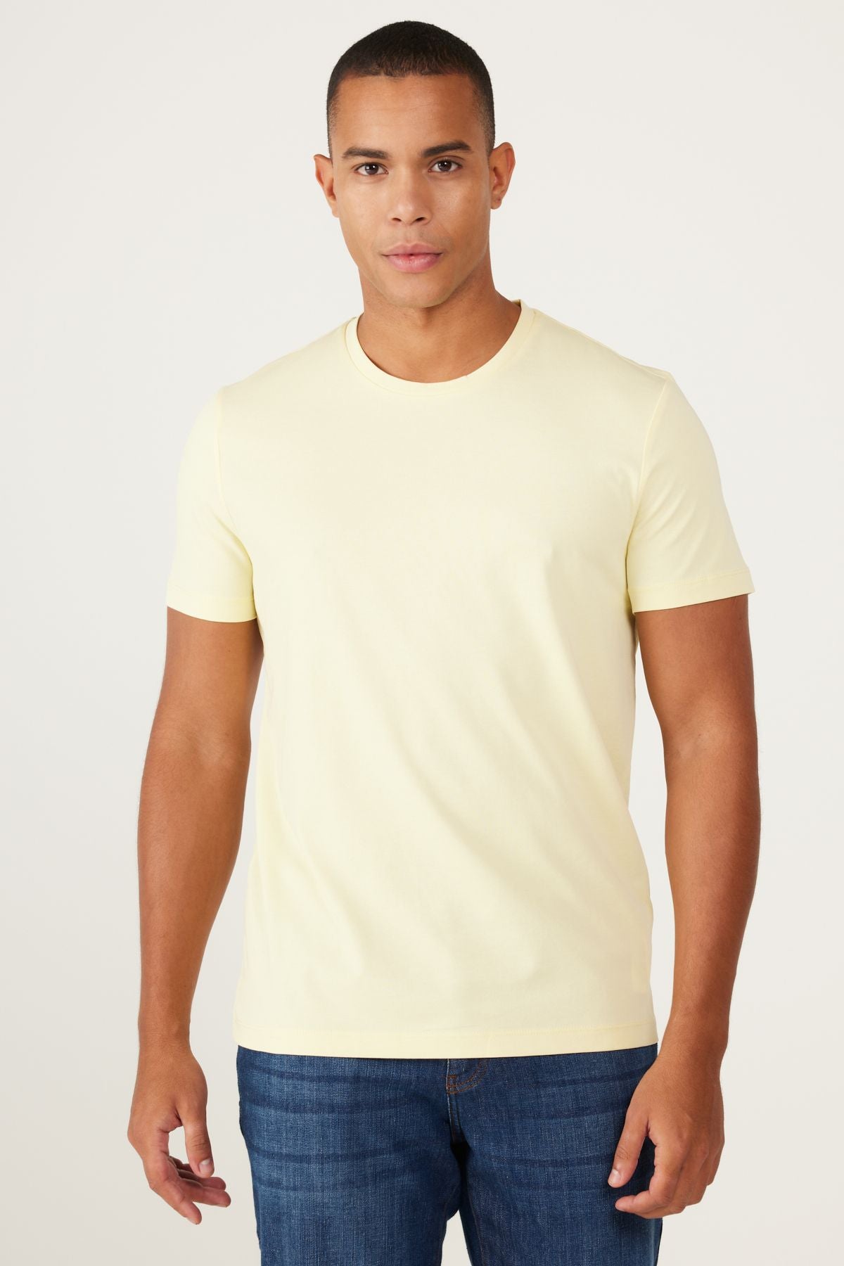 Men's yellow slim fit narrow cut bike collar cotton t -shirt