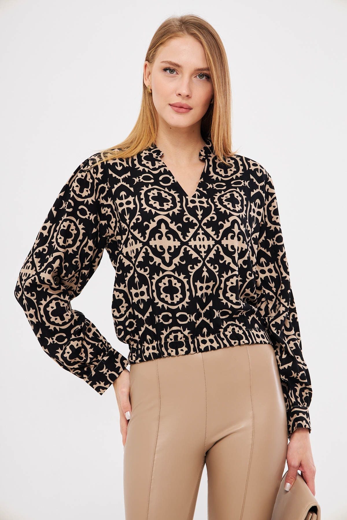 Female mink V-neck collar Pile Detailed Waist Waist Bluke Blouse ARM-25K001003