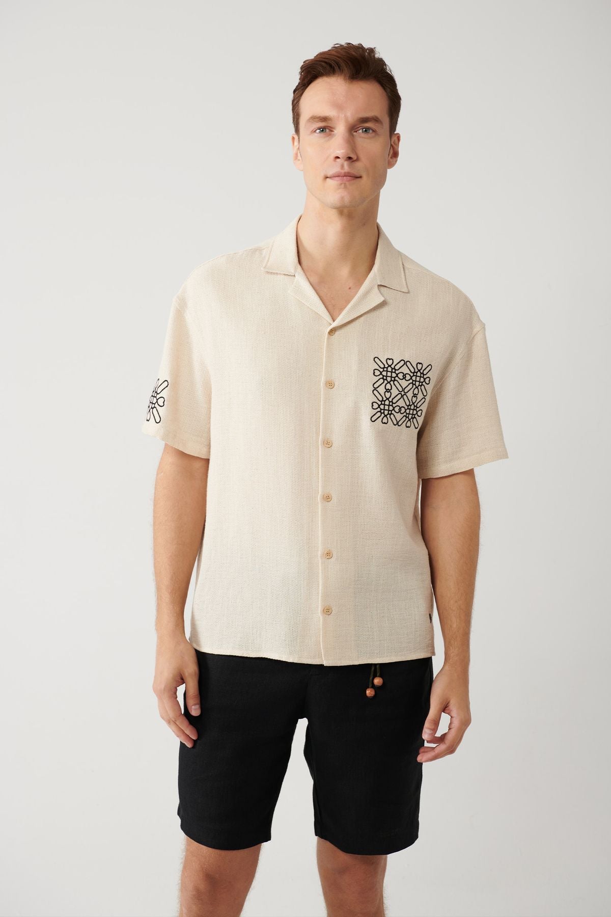 Men's Beige Apace Neck Embroidery Detailed Shirt A41y2231