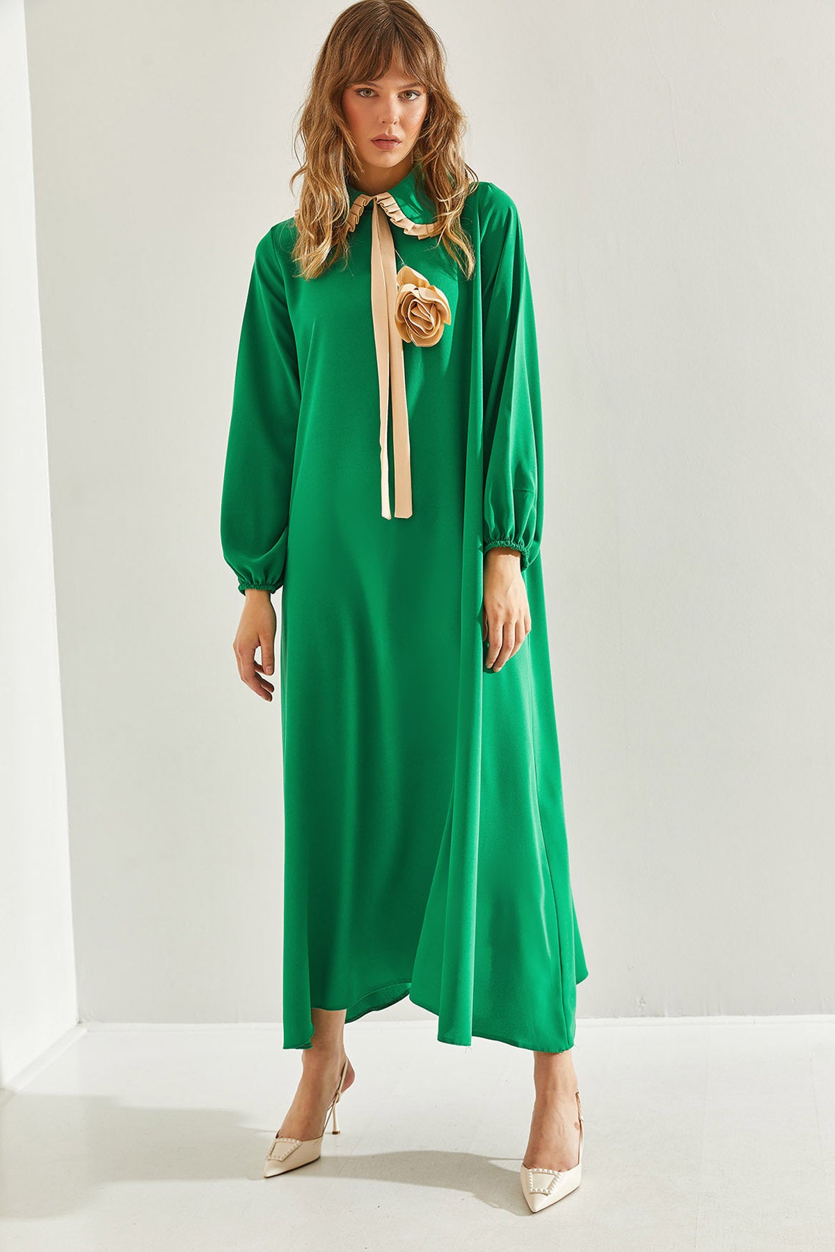 Women's Baby Collar Dress with Accessory Detail 60251096