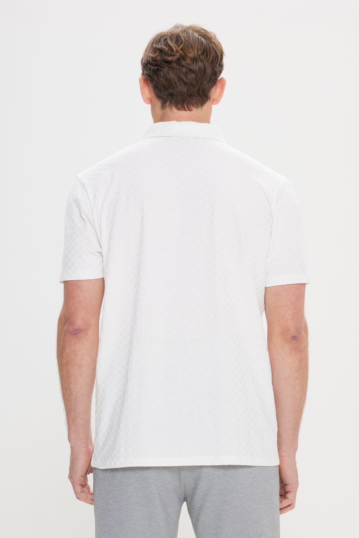 Men's white regular fit comfortable cut 100 %cotton jacquard polo collar t -shirt