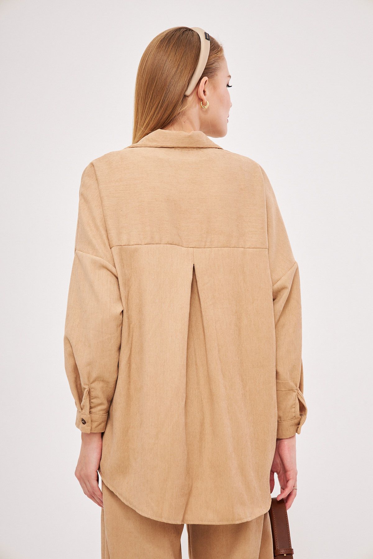 Female Beige Pocket Oversizle Fine Velve Velvet Shirt ARM-24K001076