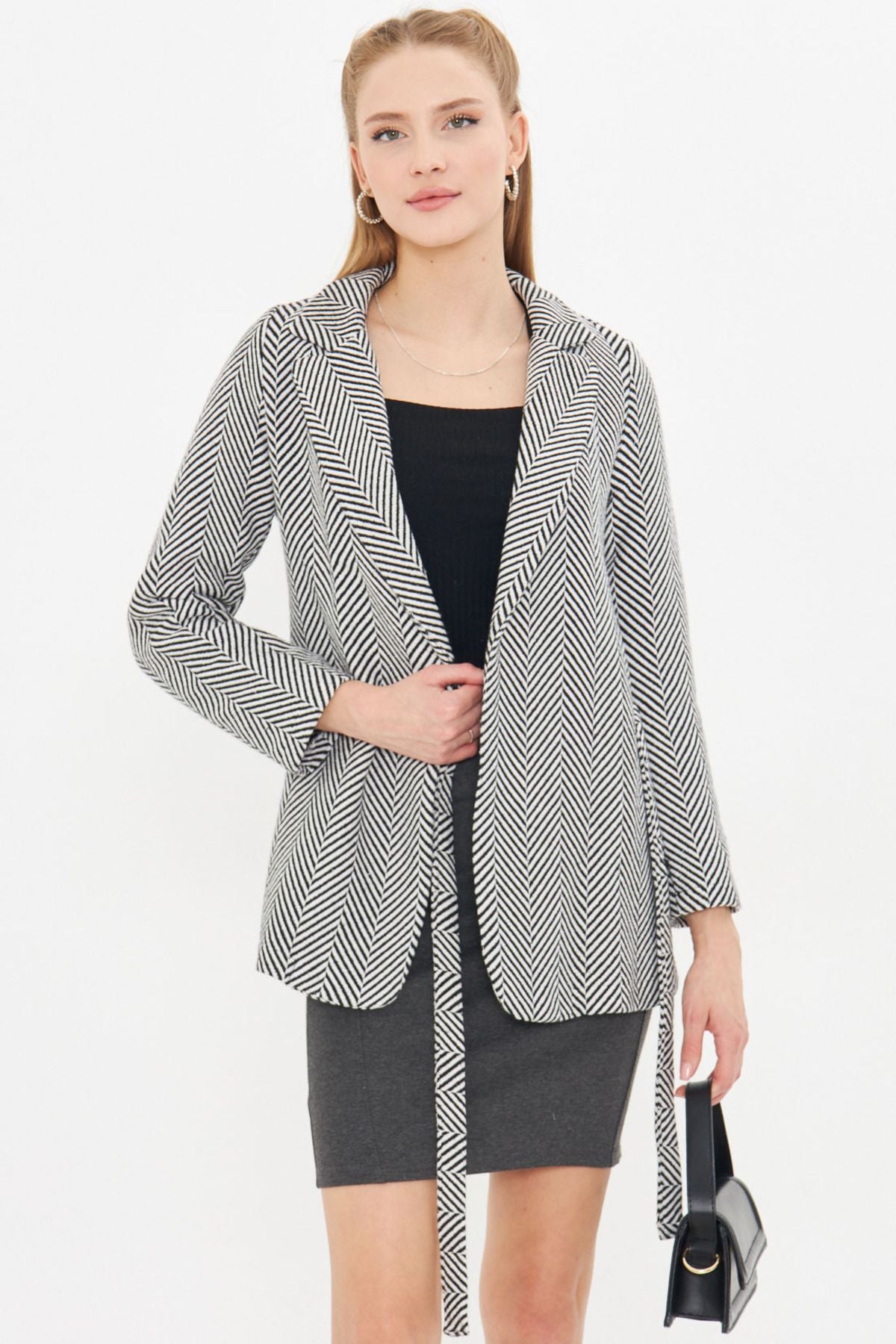 WOMEN WHITE SIDE FISH RIGHT PATTERN STAFET JACKET ARM-25K001074