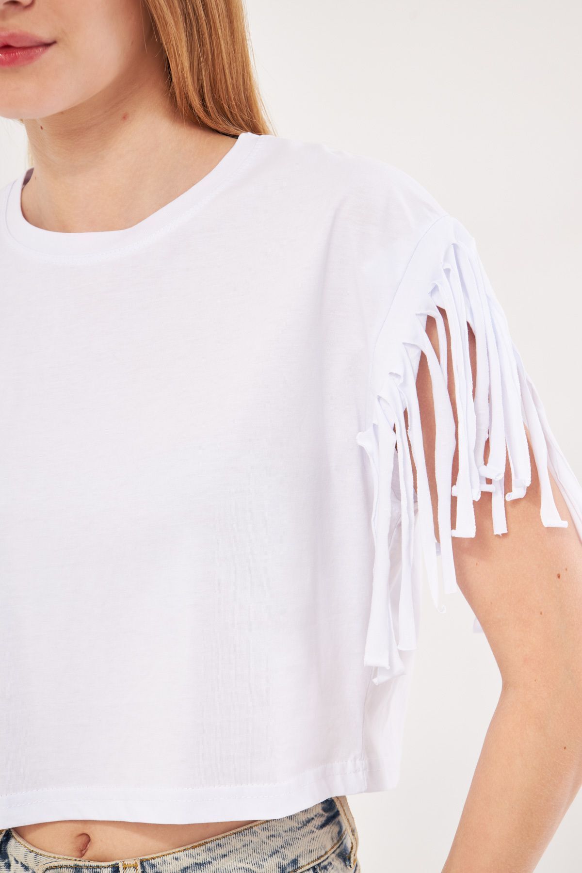 Female white arms tassel overwheeling Crop t-shirt ARM-24Y024019
