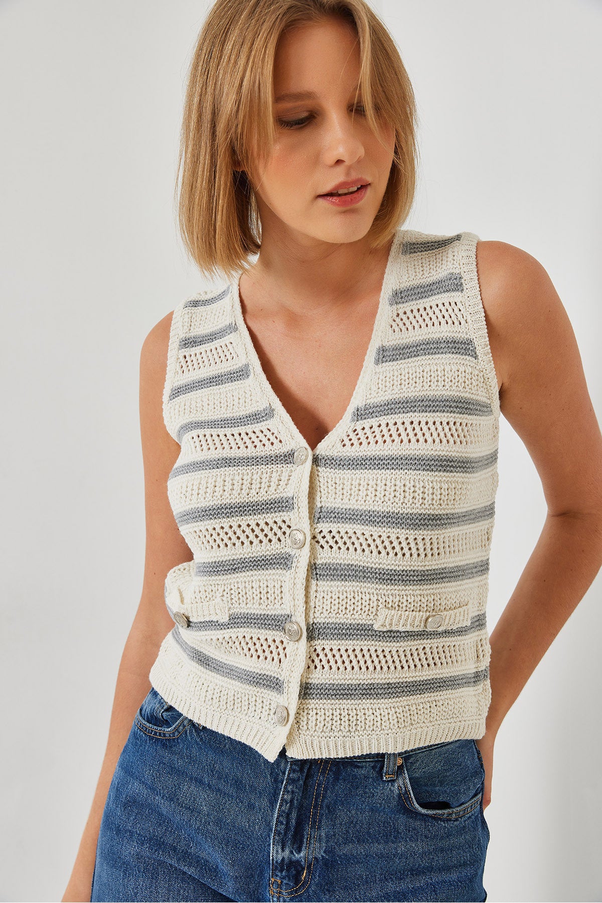 Women's V-Neck Three-Button Striped Knitwear Vest 20247525