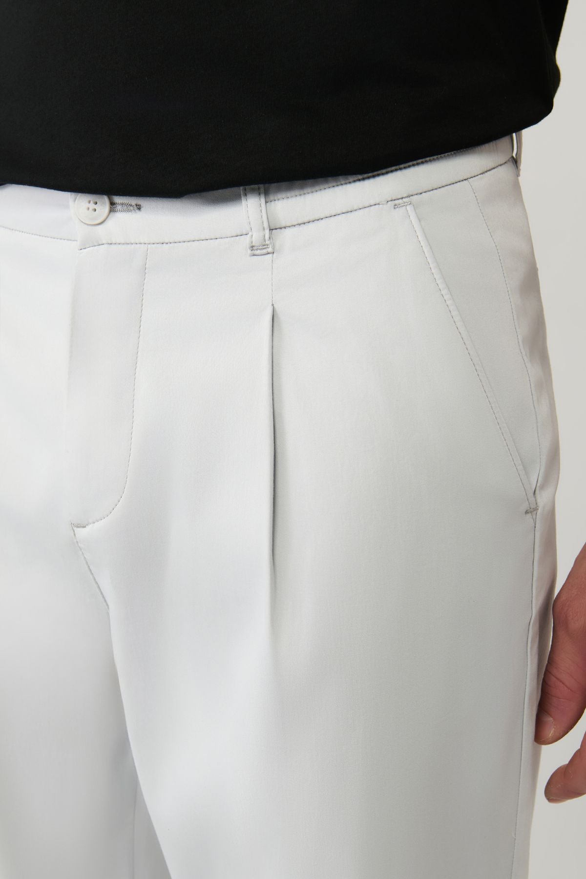 Men's light gray classic waist pants A41y3037