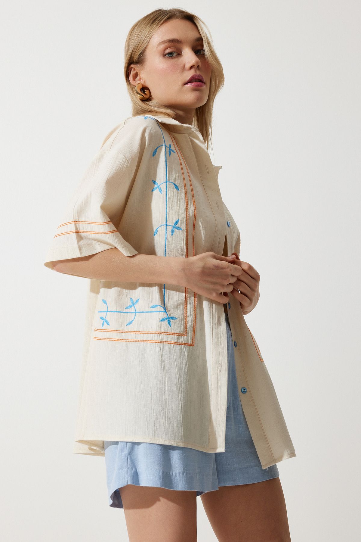 Women's Cream Embroidery Linen Shirt RG00039