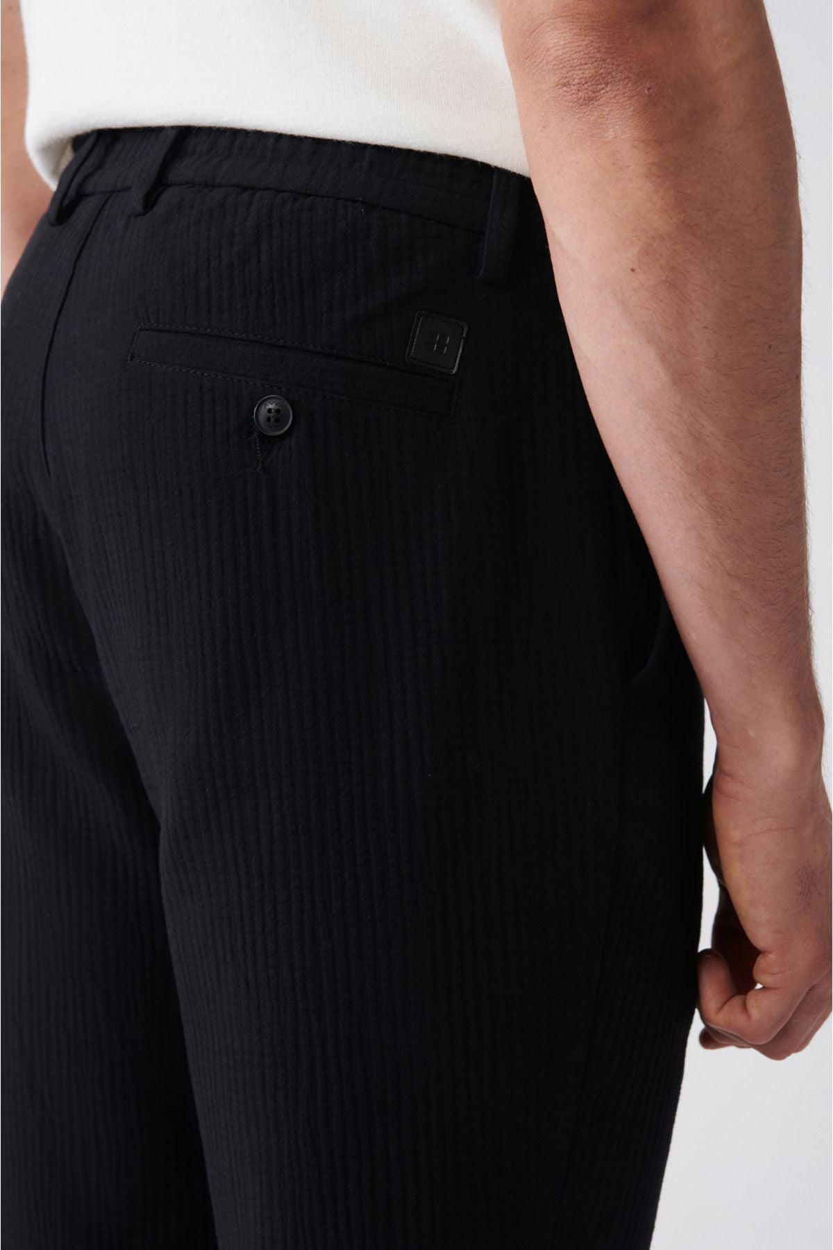 Men's Black Waist Waist Lacked Trousers A31y3209