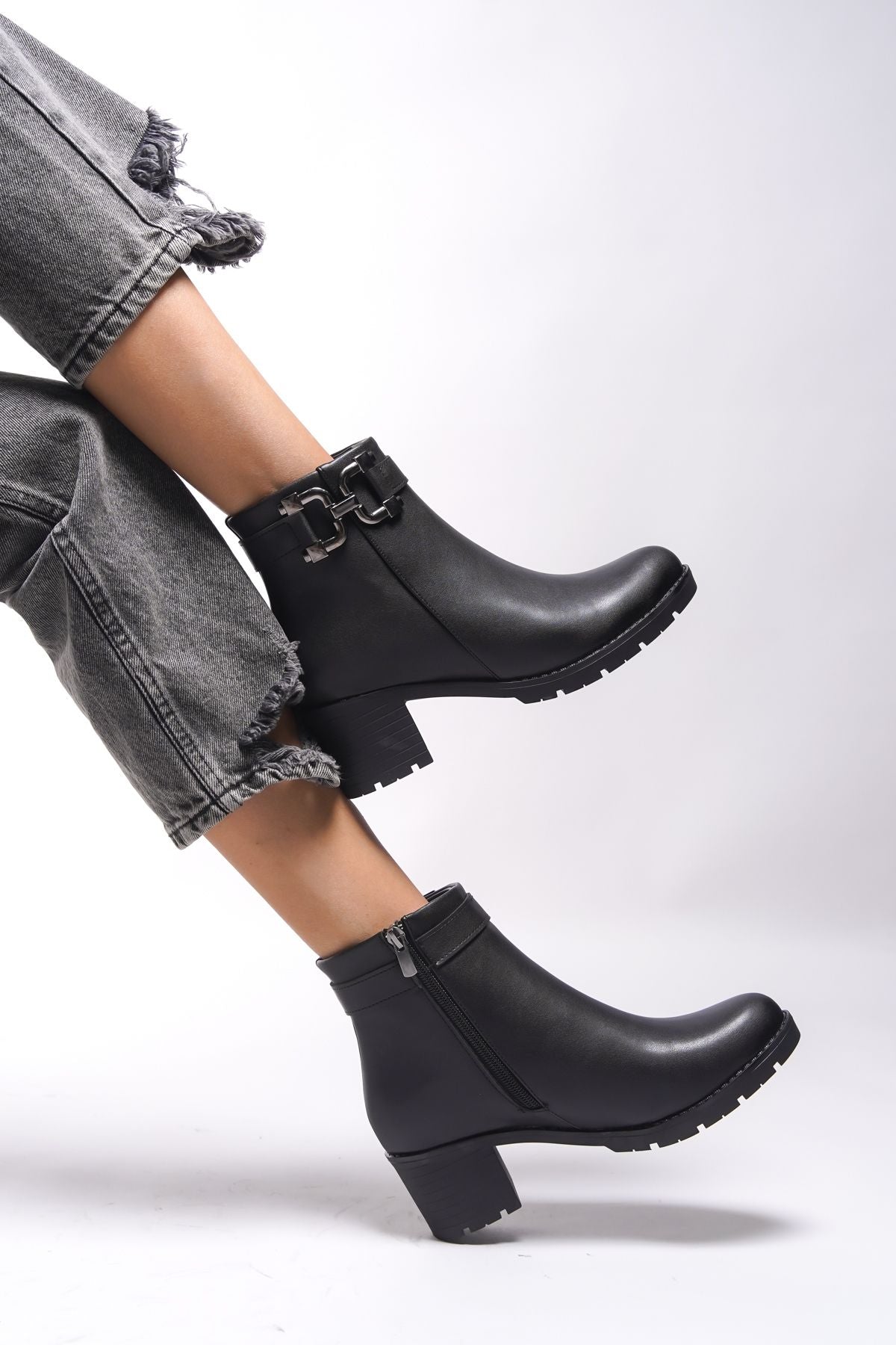 Libthana Women's Chain Detail Heels Bot 0012725 Black Skin