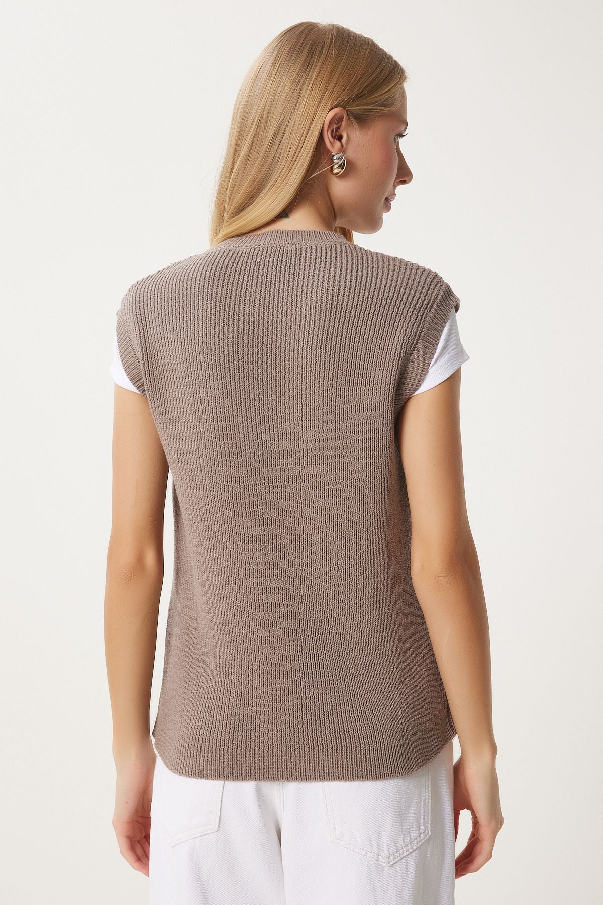 Female mink with stylish buttoned pocket knitwear vest US00948