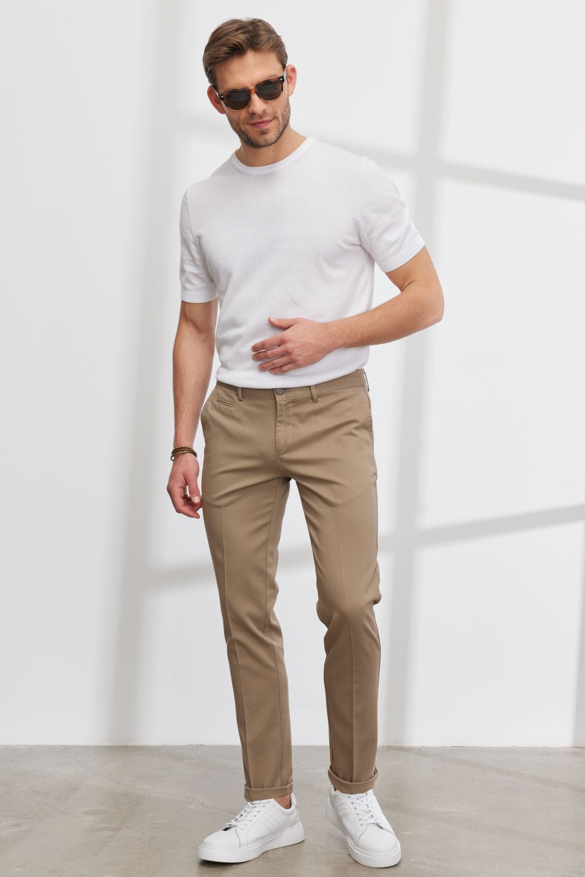 Men's Beige Slim Fit Narrow Cutting Side Pocket Cotton Flexible Amelor Pants