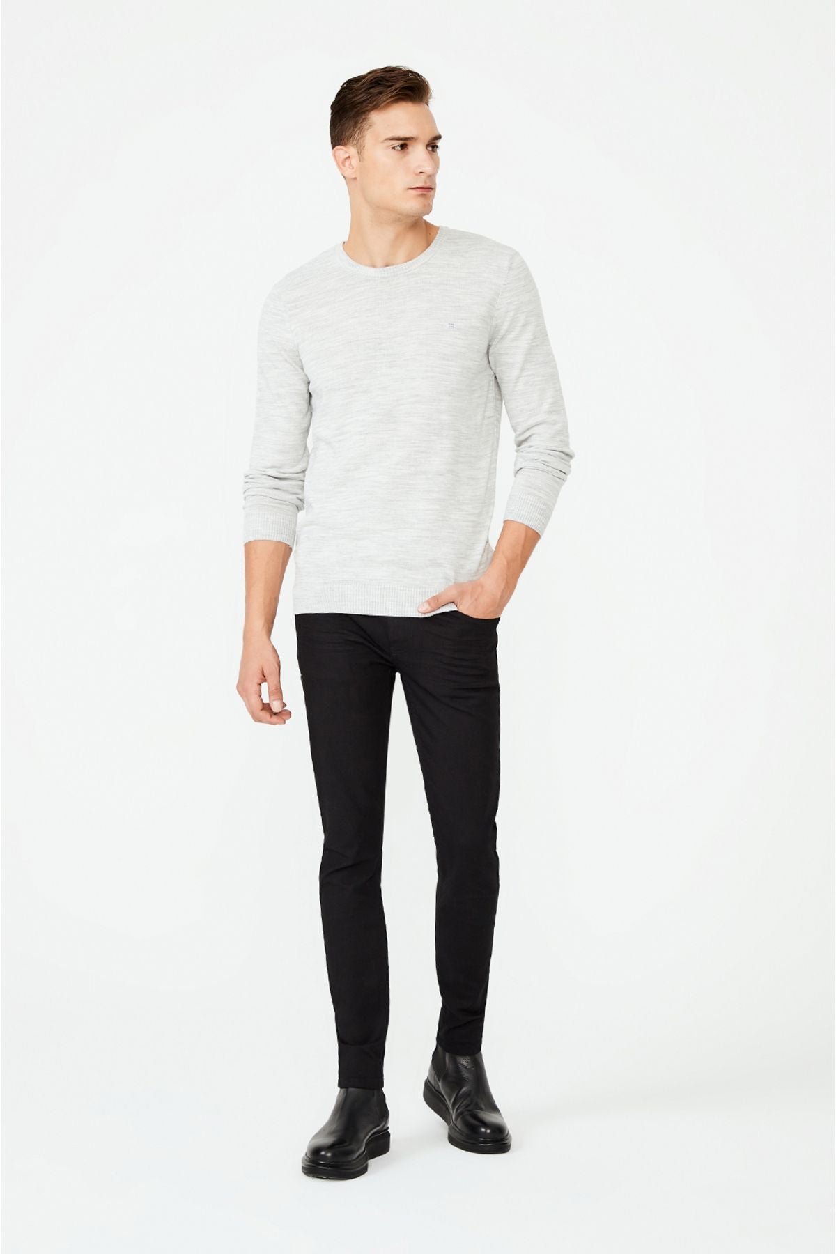 Men's light gray bike collar -free knitwear sweater E005000