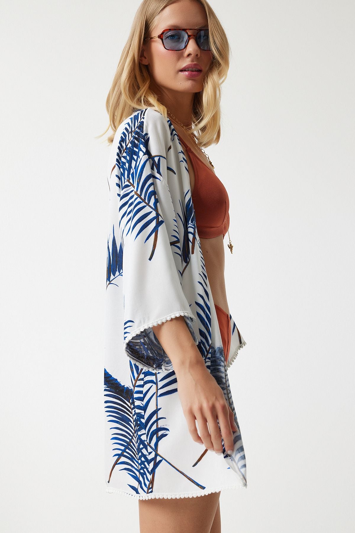 Female blue patterned guipure detailed viscone kimono zv00142