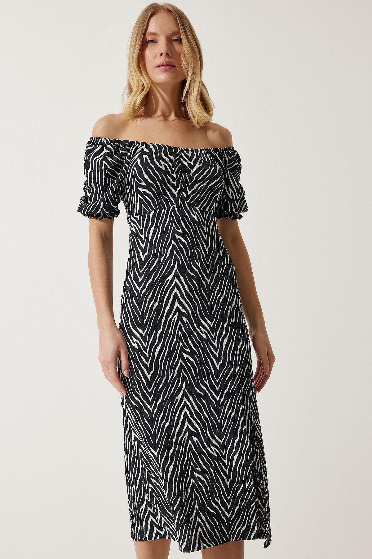 Woman Black Elastic Carmen Yaka Summer Dress MC00172