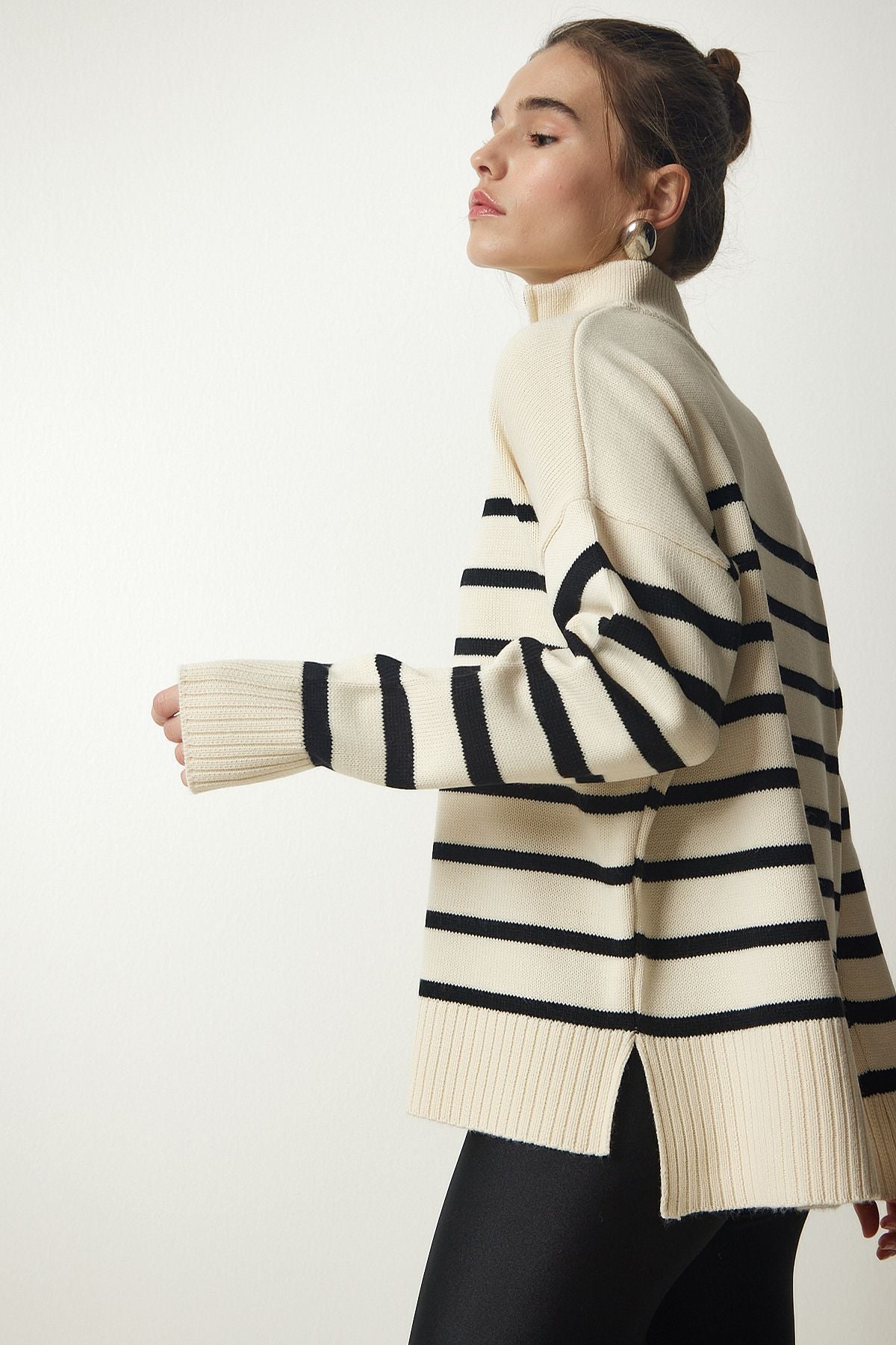 Women's Cream Black Zippered Neckline Triko Sweater PF00045