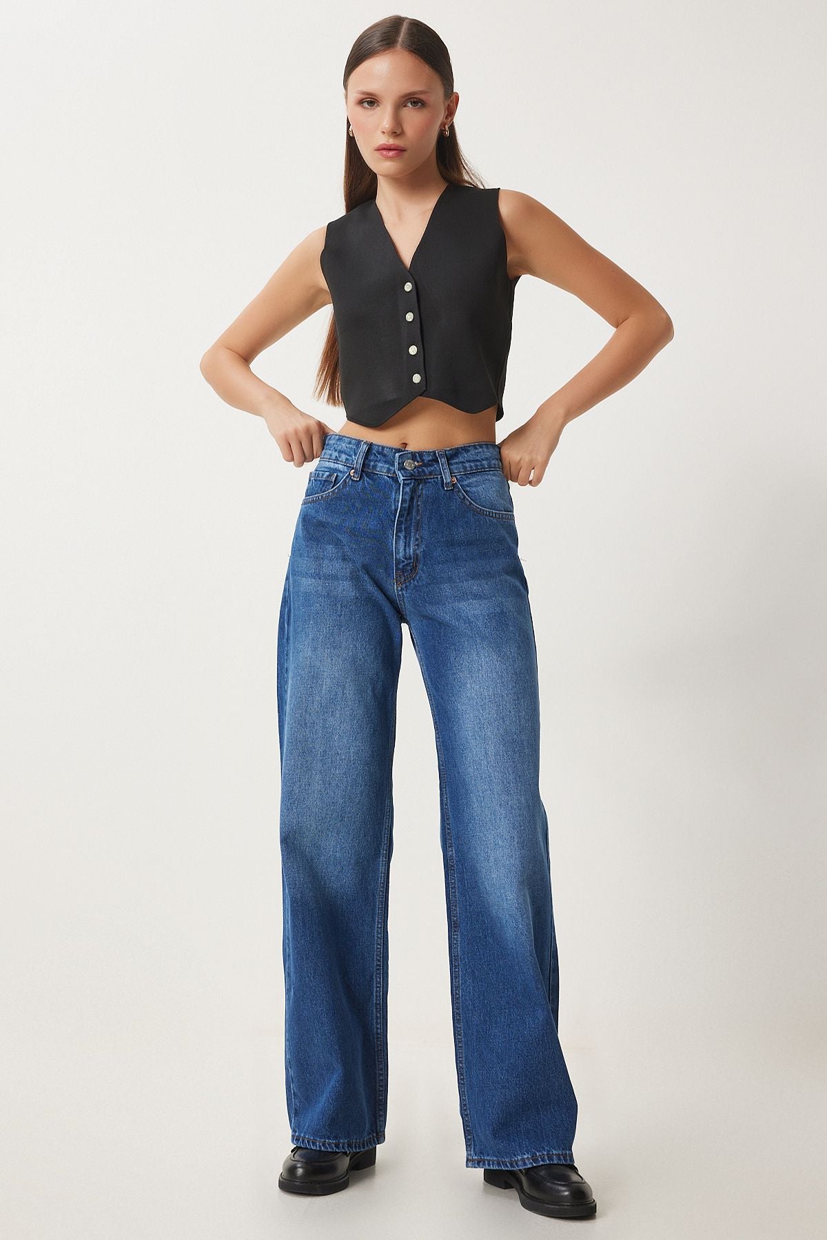 Woman Blue Medium Waist Wide Paça Abundant Jeans UT00023