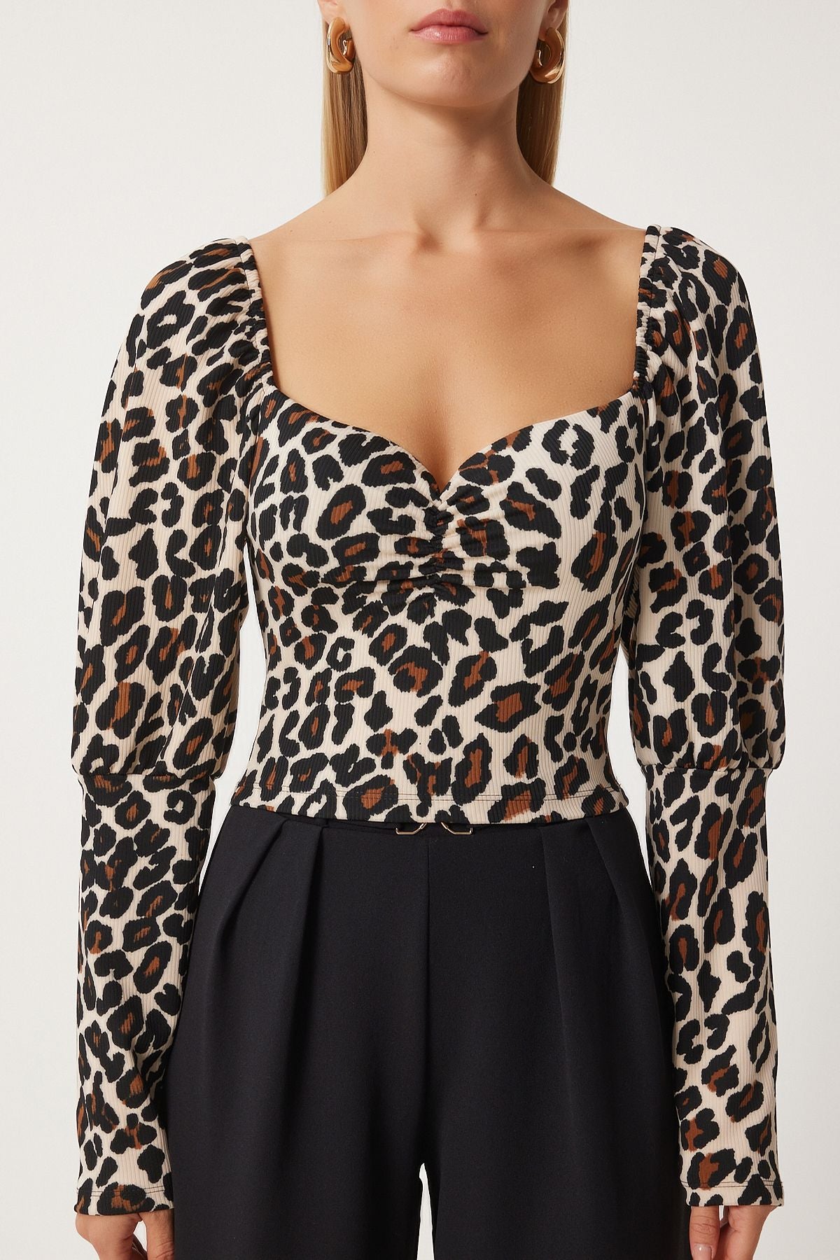 Female Beige Brown Leopard Patterned Heart Collar Crop knitted blouse FF00167